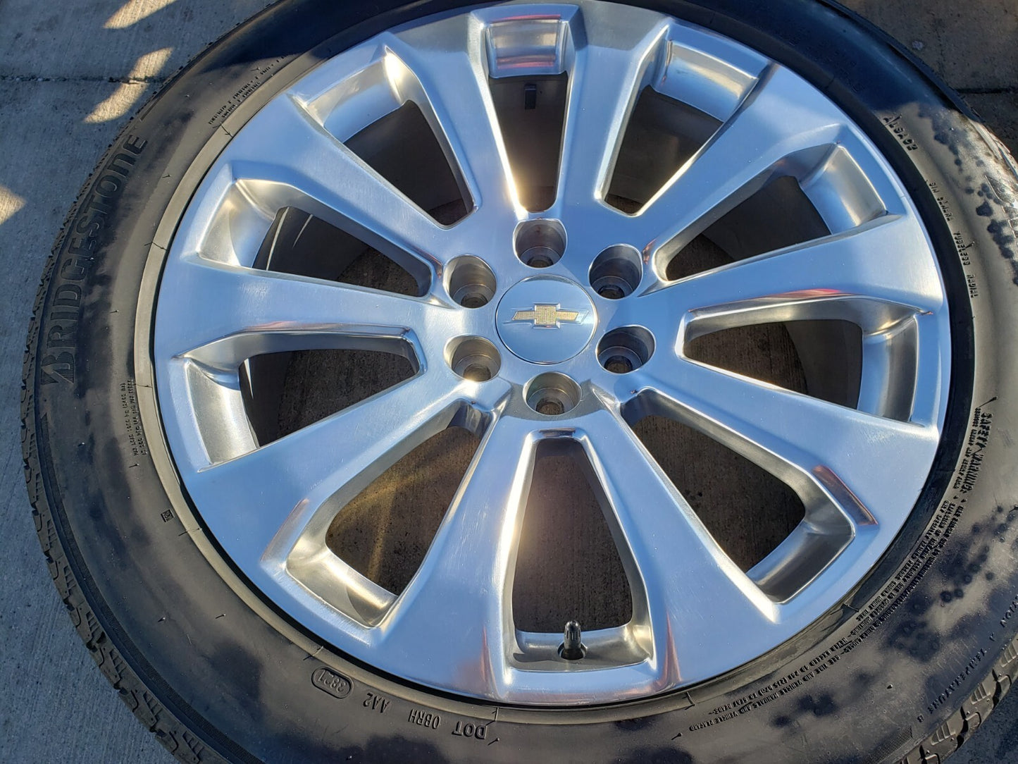 22" Chevy Silverado High Country OEM 5922 wheels rims Tahoe tires