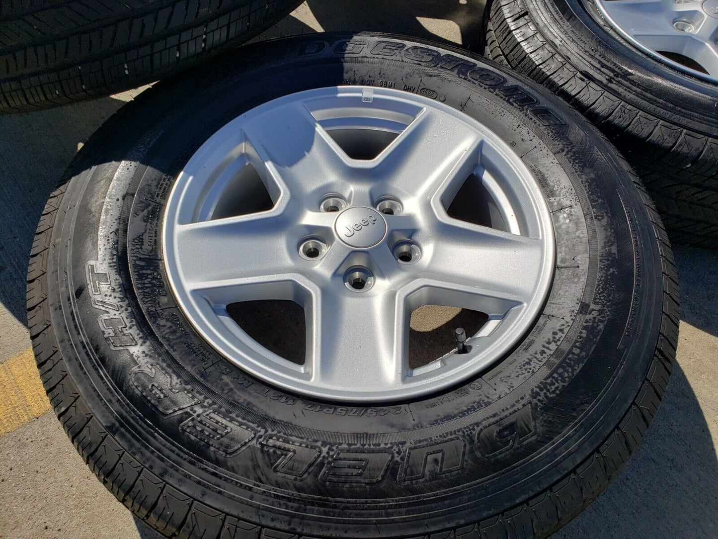 17" Jeep Gladiator SPORT OEM wheels rims tires 9235 Wrangler 2020 2021 2022 2023