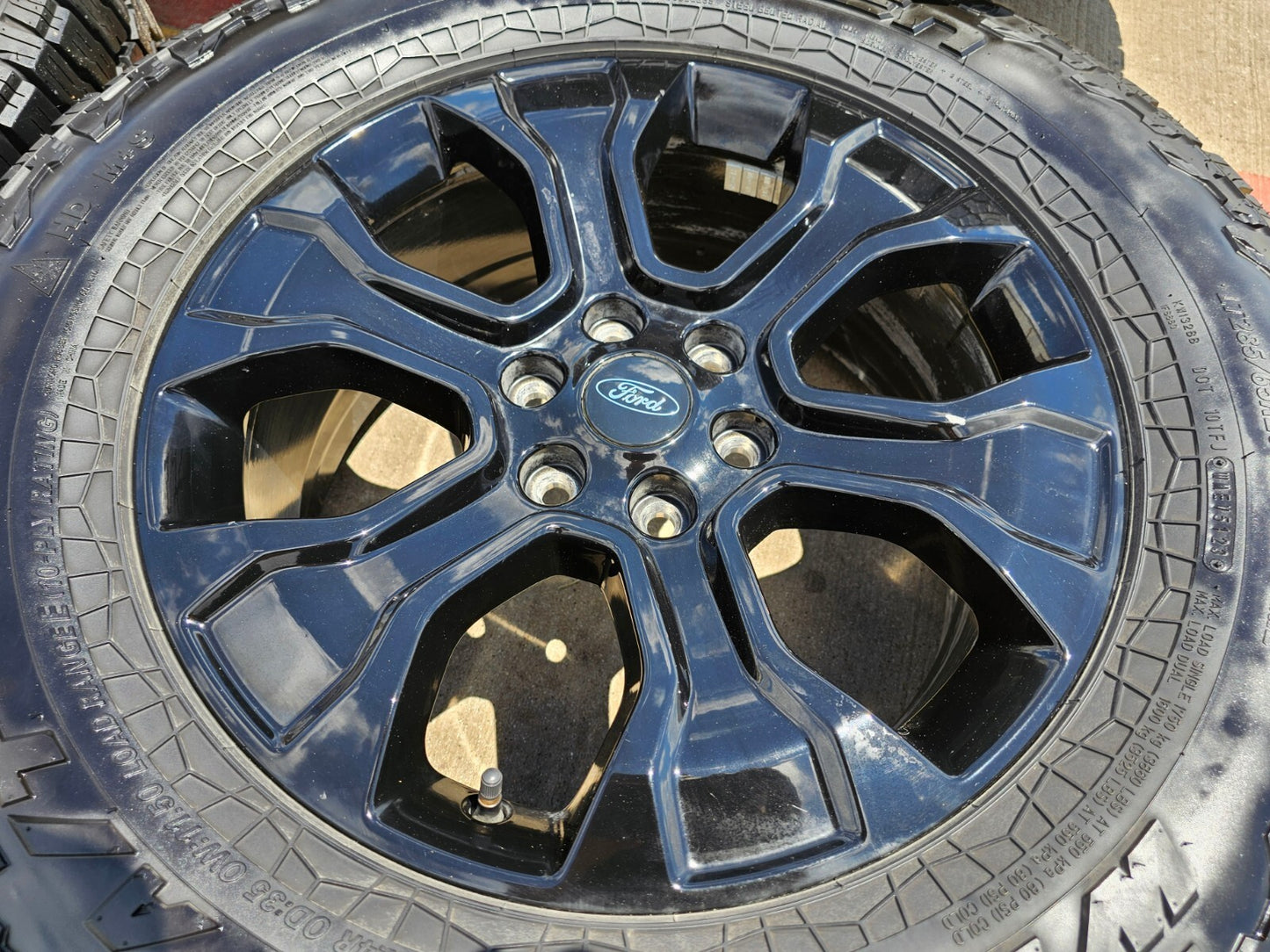 20" Ford F-150 PLATINUM OEM rim wheel 10348 Expedition FALKEN A/T4 35"