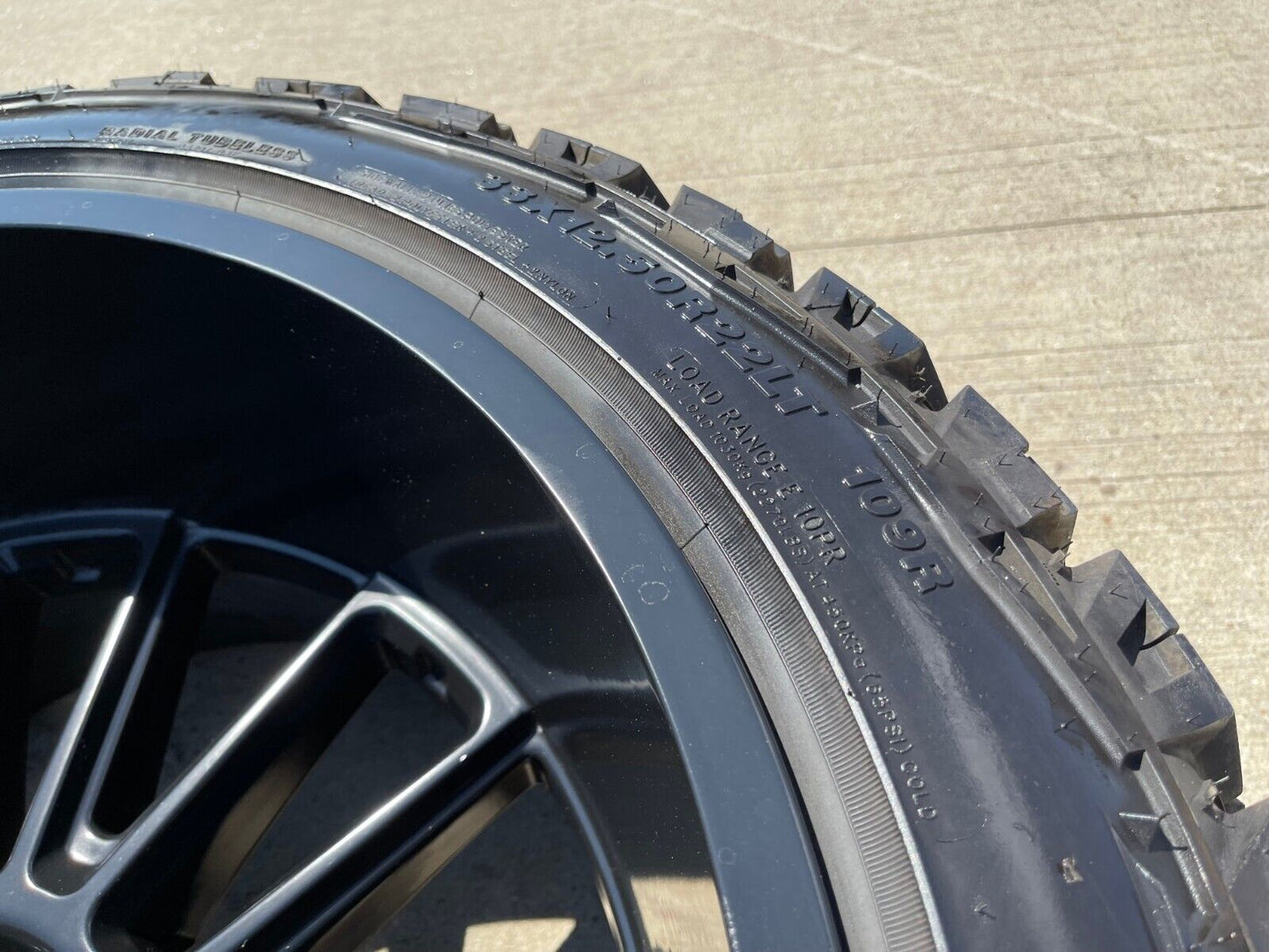22x12 Hostile Predator Ford F-150 Expedition -44 wheels rims 6x135 tires 33"