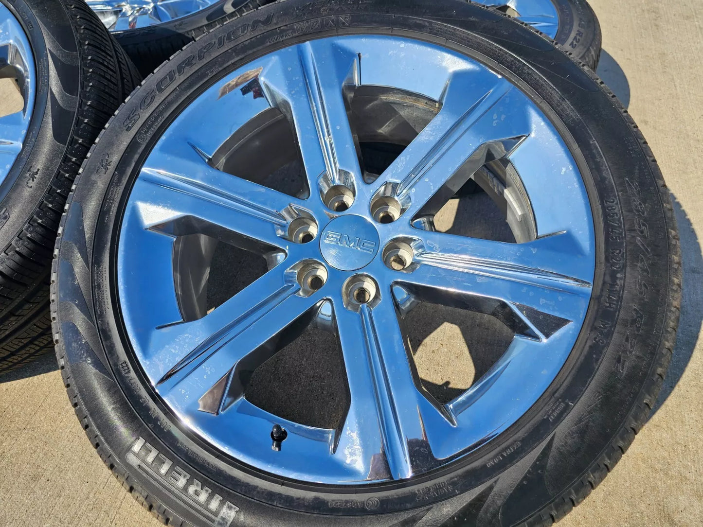 22" GMC Yukon Tahoe Chevy OEM CHROME wheels rims Silverado 5667 tires