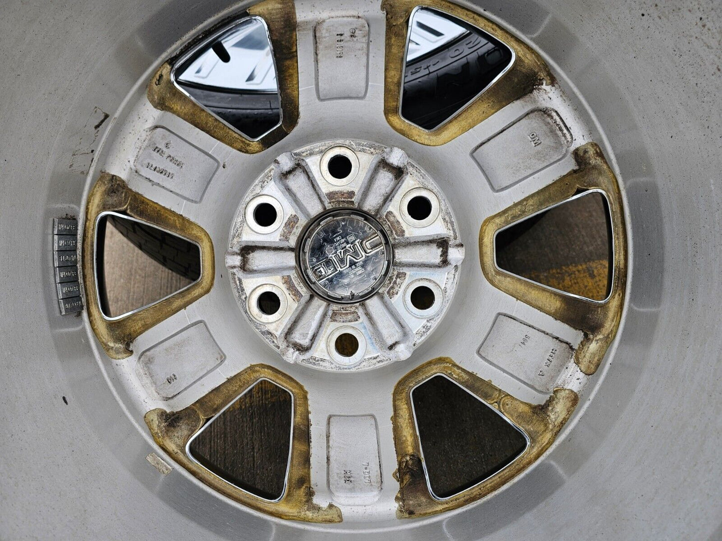 20" GMC Sierra Yukon DENALI OEM wheels rims 5752 chrome tires PIRELLI A/T