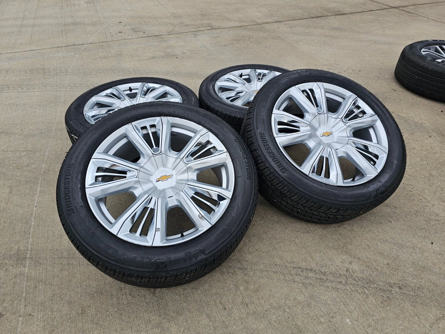 22" Chevy Tahoe RST OEM wheels rims 96951 Silverado Suburban 2023 2024 2025 NEW