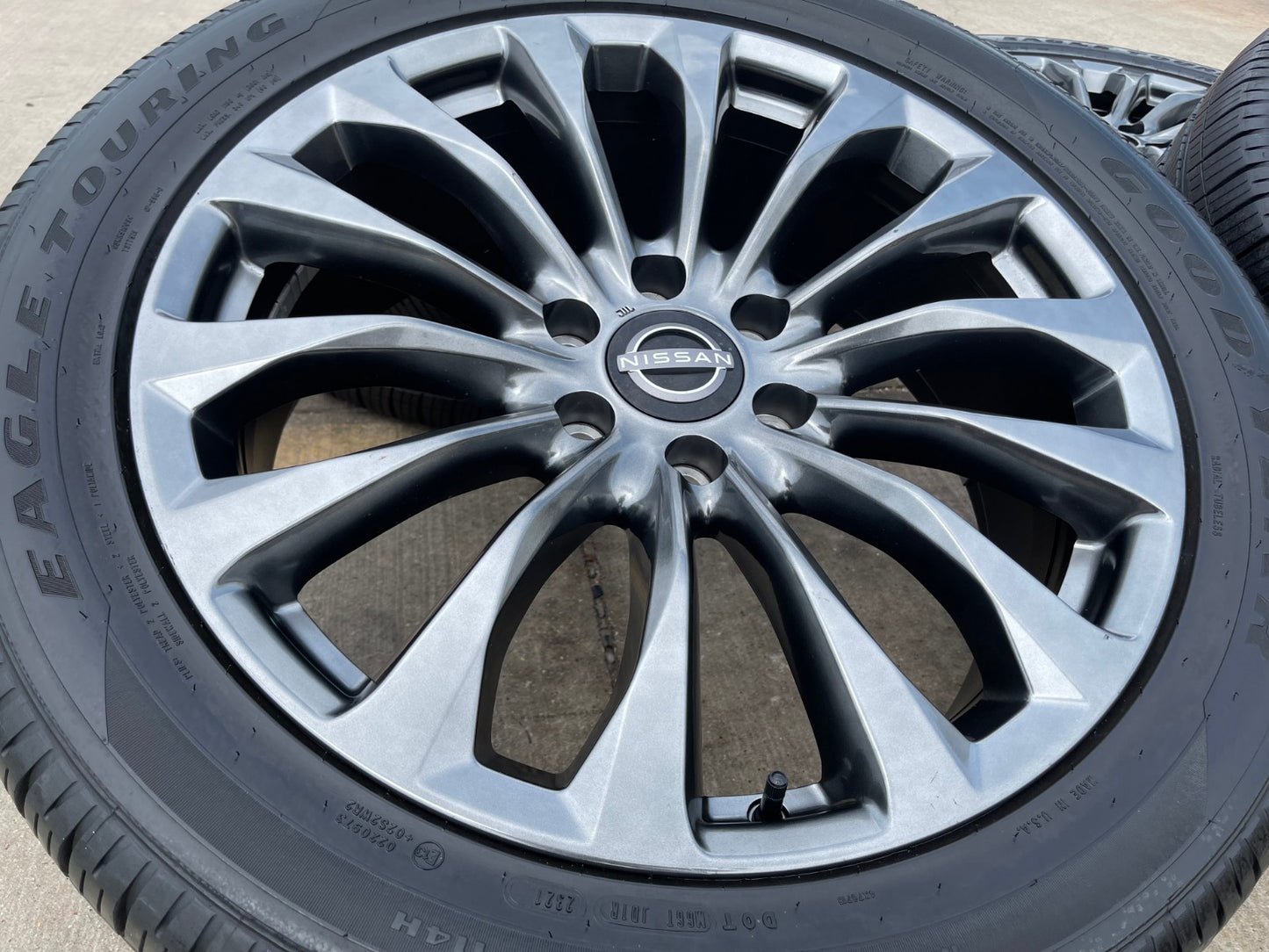22" Infiniti QX80 QX56 Nissan Titan OEM wheels rims 62799 73770