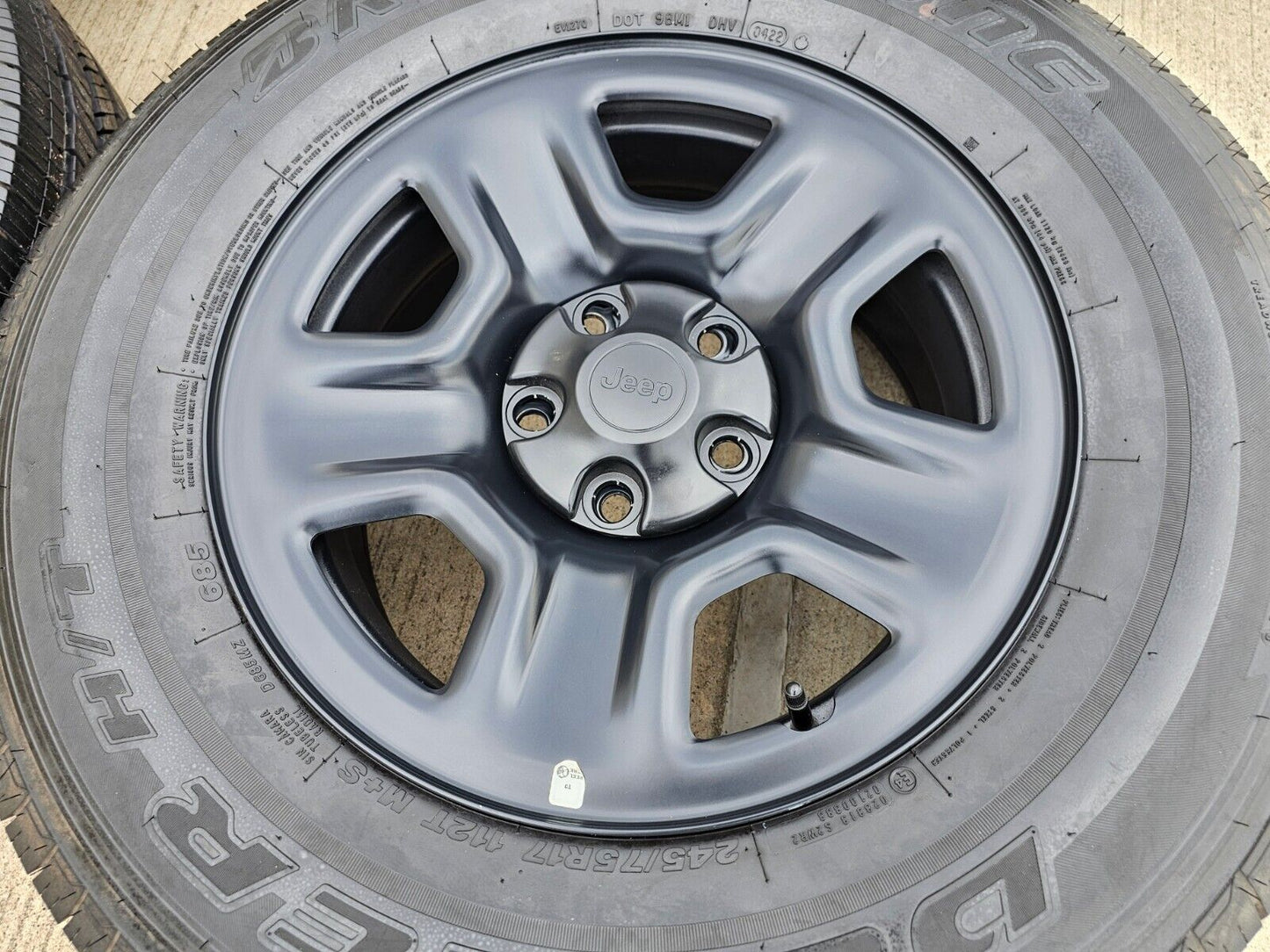 17" Jeep Wrangler Rubicon Sahara OEM wheels rims 9240 9220 black 2022 2023 2024