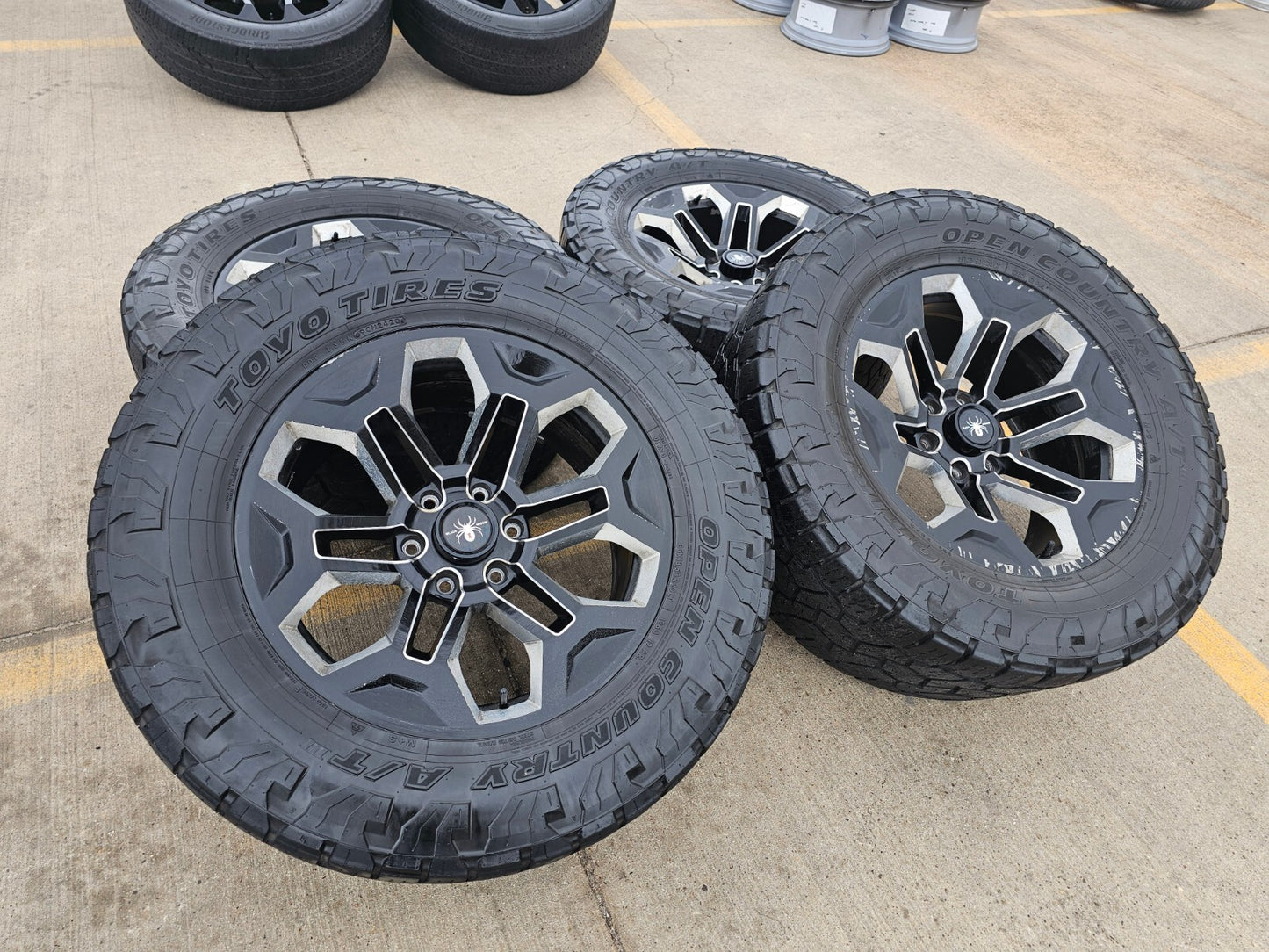 20" 20x9 Black Widow Chevy Silverado Tahoe OEM GMC Sierra wheels rims 35" TOYO