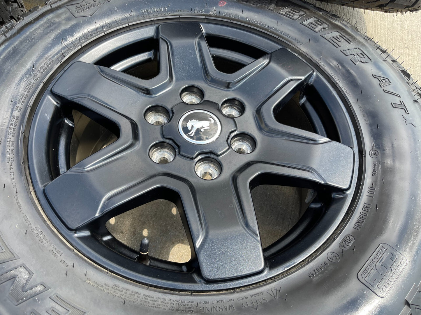 (4) 17" Ford Bronco wheels rims 95292 10383 SASQUATCH Ranger 2023 2024 2025 NEW
