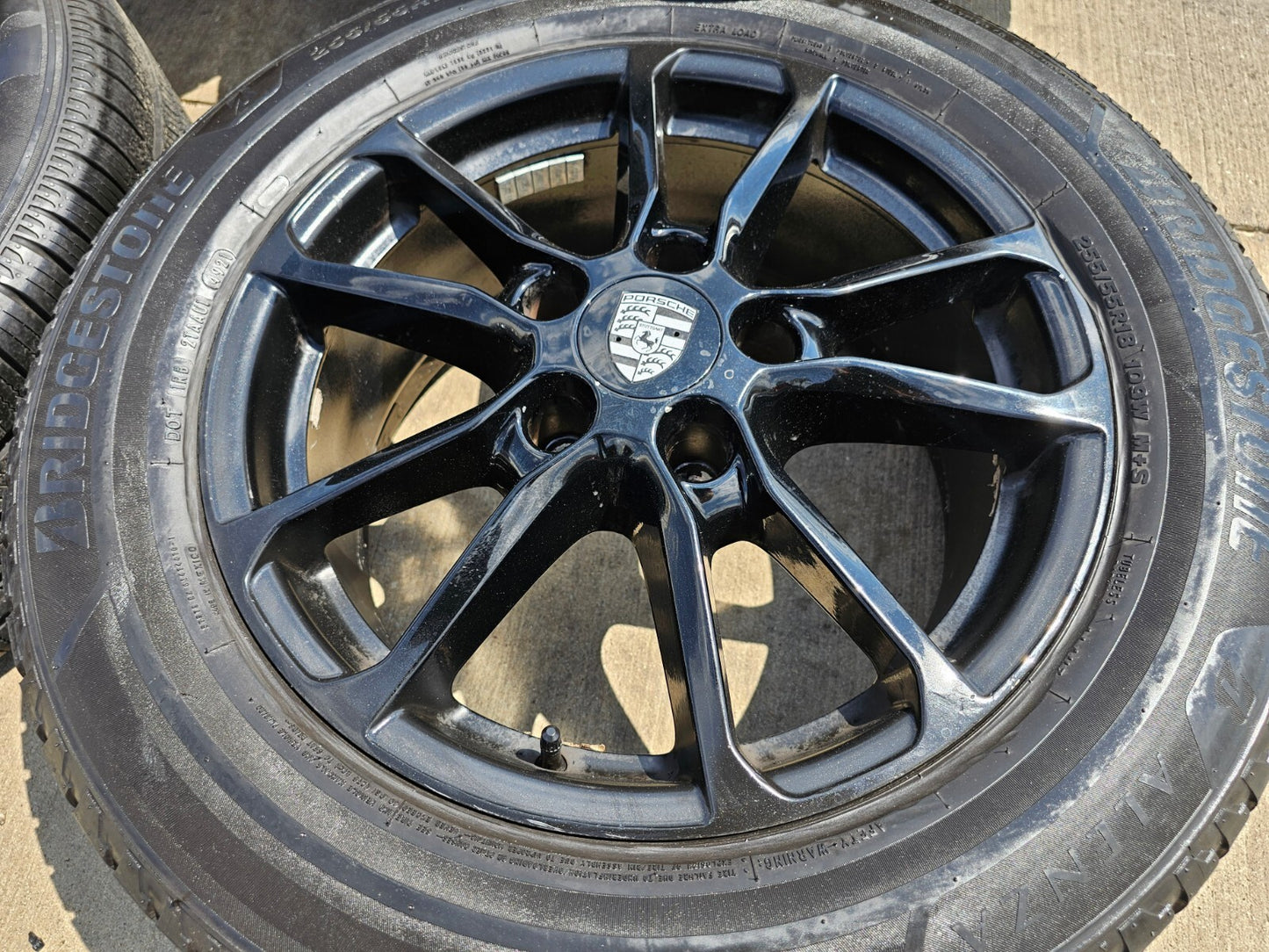 18" Porsche Cayenne OEM 67480 wheels rims black tires PIRELLI
