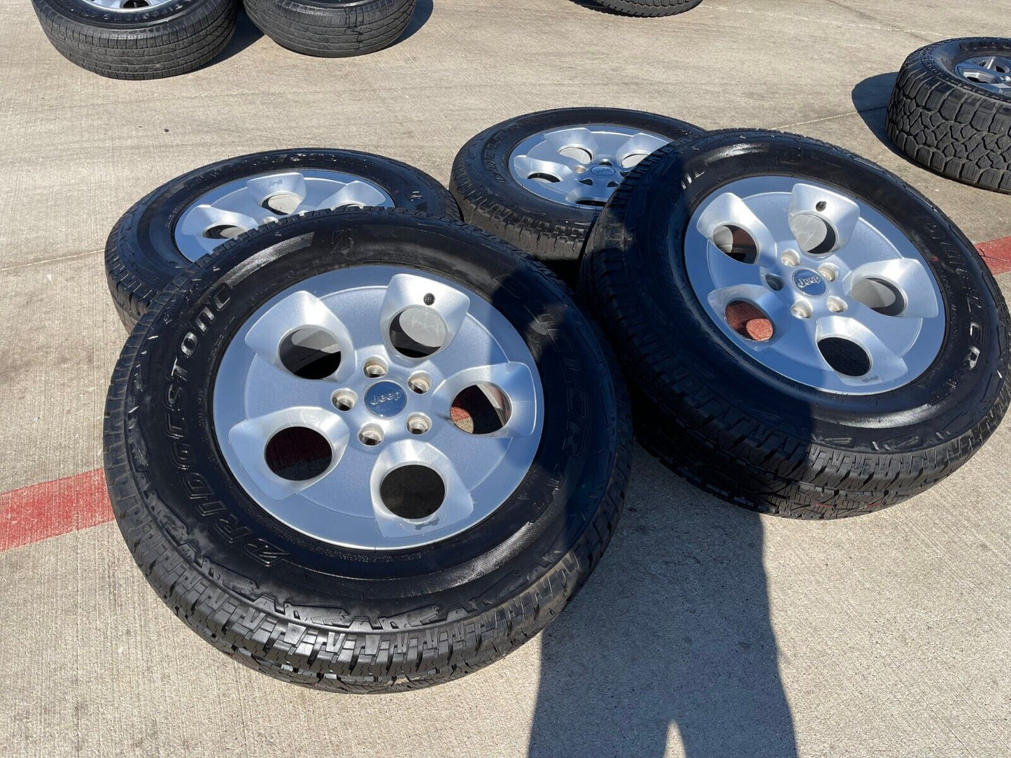 18" Jeep Wrangler Sahara OEM wheels rims 9119 NEW A/T tires