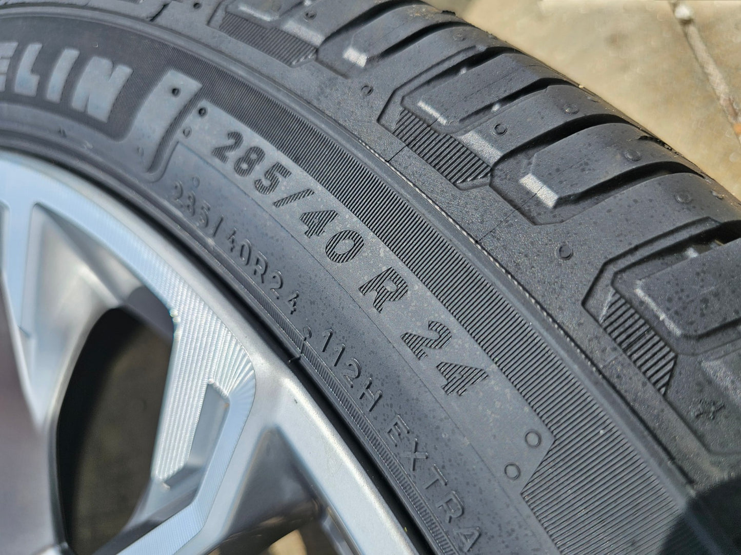 24" GMC Yukon Sierra DENALI OEM wheels rims tires 2024 2025 2026 NEW MICHELIN