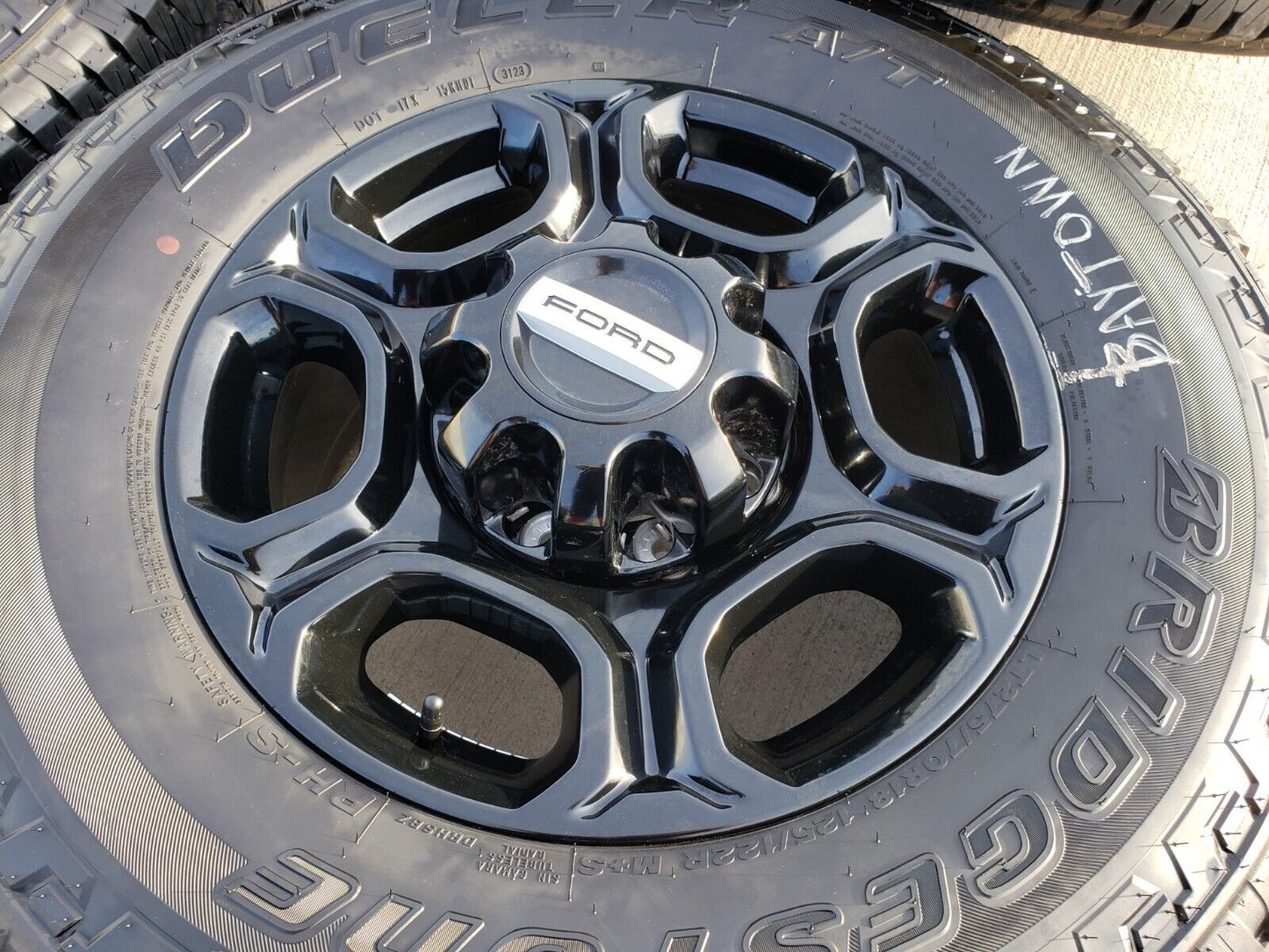 18" Ford F-250 F-350 Lariat FX-4 OEM 10479 black wheels 2023 2024 2025 NEW
