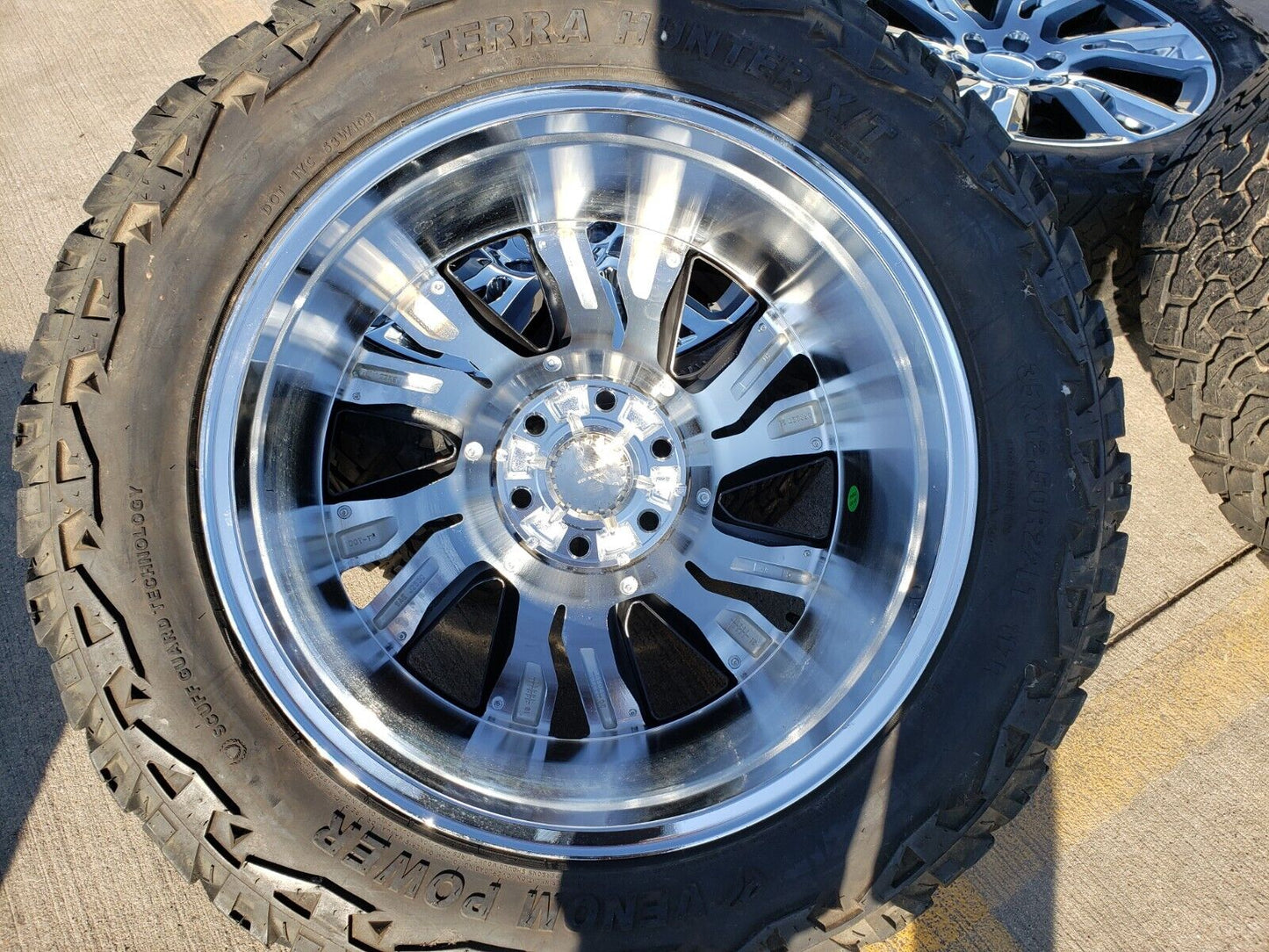 22" Chevy Tahoe Suburban OEM Replica 5907 5901 wheels rims Silverado 35" tires