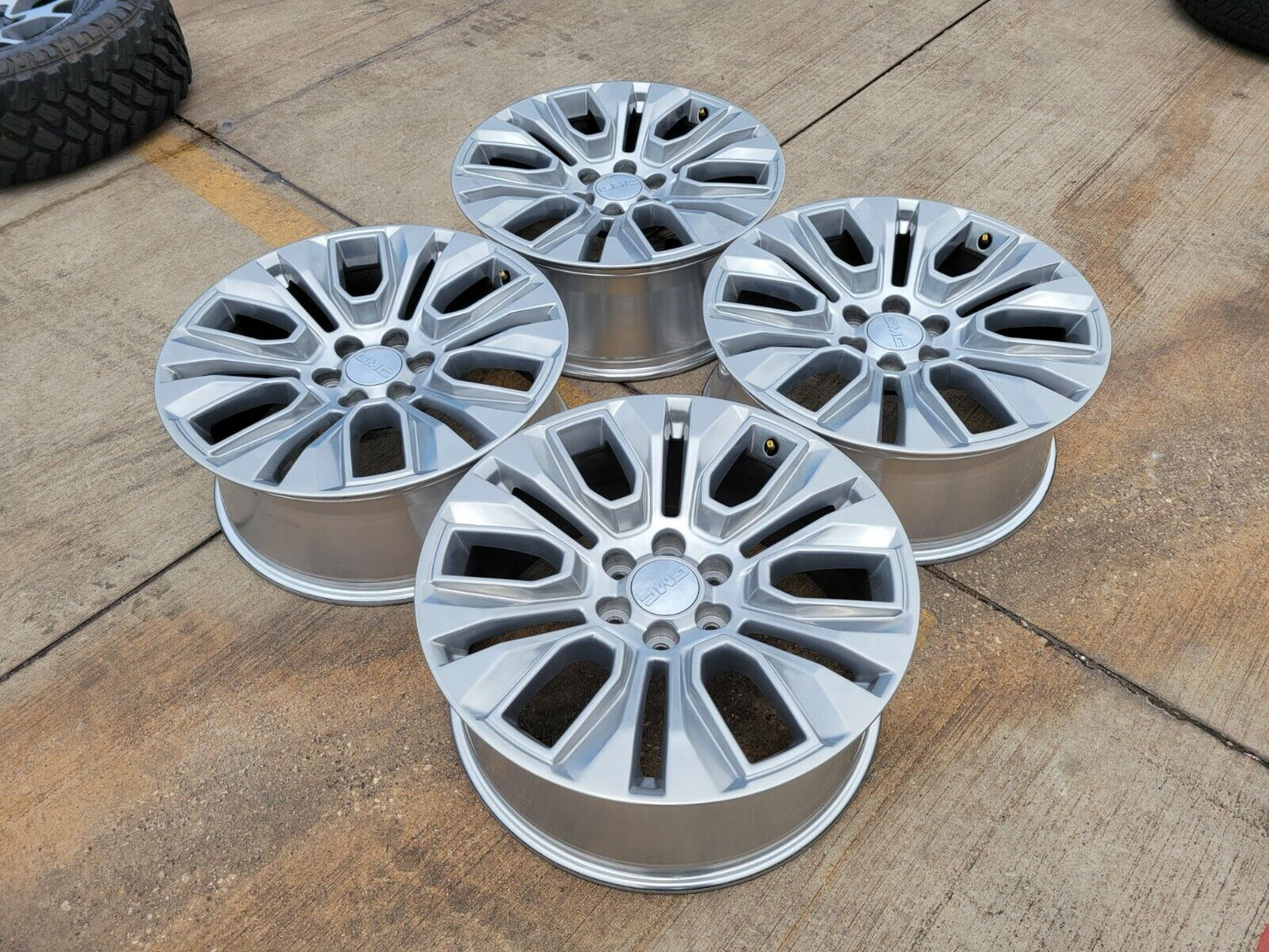 (1) 22" GMC Yukon Sierra DENALI Chevy 5943 OEM wheel rim 2022 2023 2024 2025 NEW