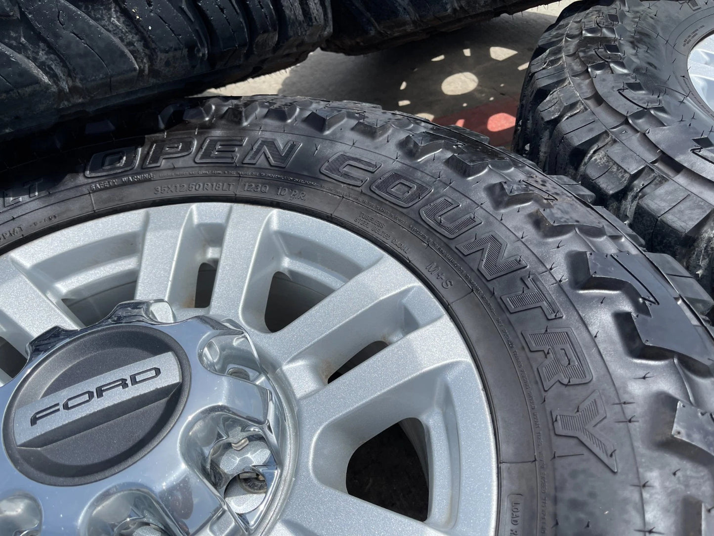 18" Ford F-250 F-350 OEM 10098 rims wheels tires TOYO 35"