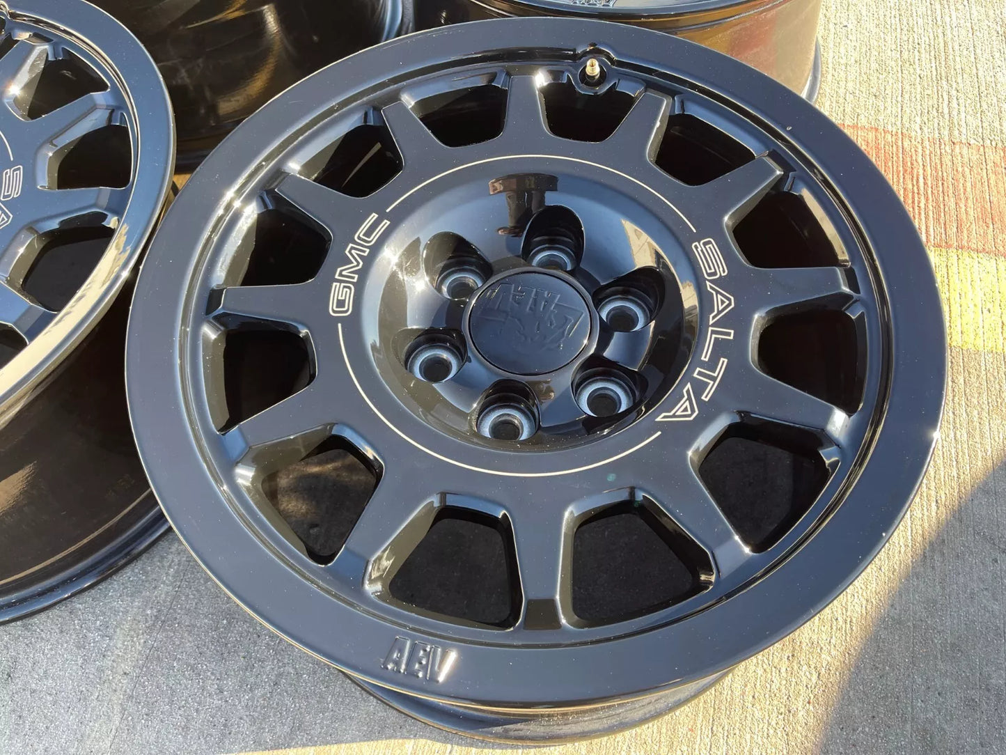 (4) 18" AEV SALTA GMC Sierra AT4X Chevy Silverado OEM rims wheels 2024 2025 2026