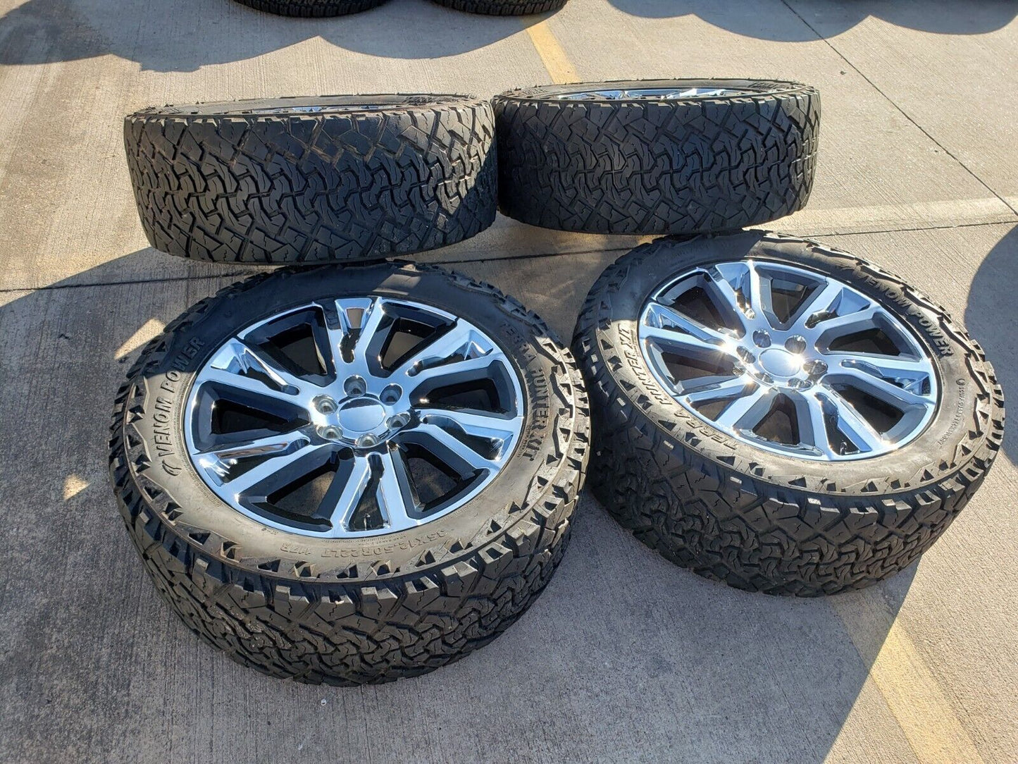 22" Chevy Tahoe Suburban OEM Replica 5907 5901 wheels rims Silverado 35" tires