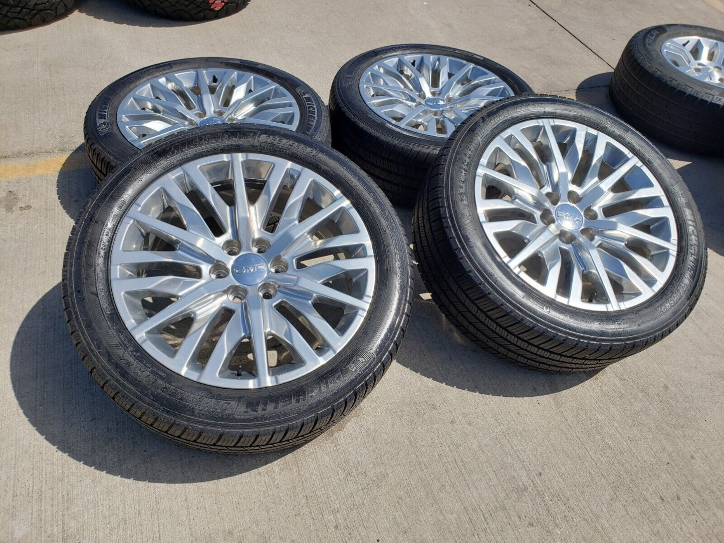 22" GMC Sierra Yukon DENALI Silverado OEM 5921 wheels rims tires