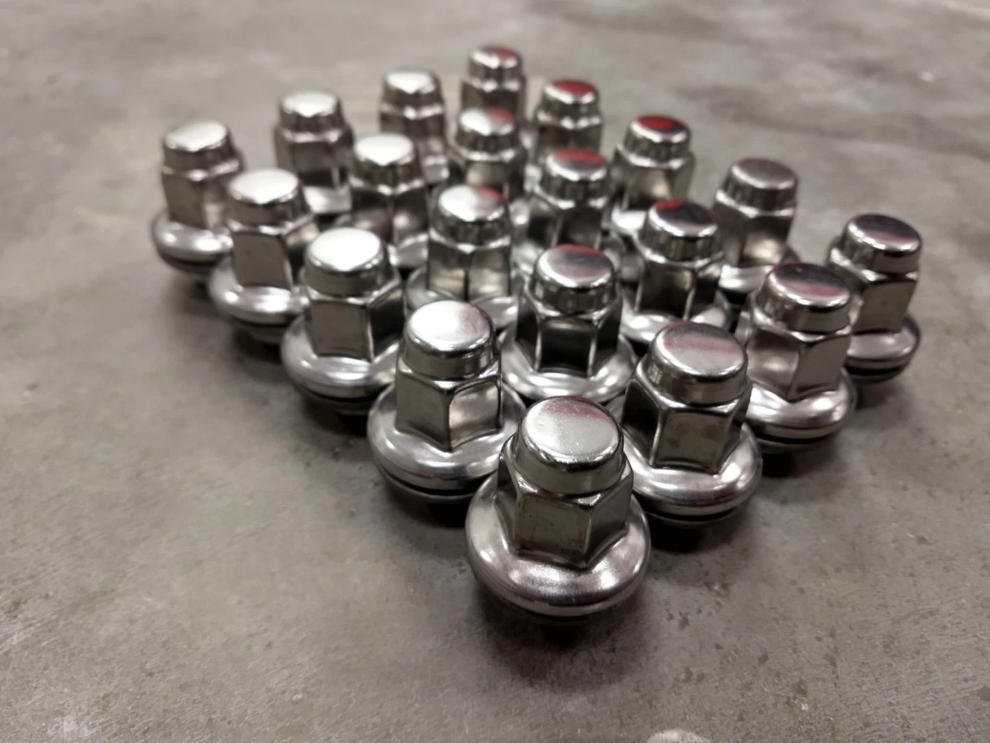20) 14x1.5 OEM Toyota Tundra lug nuts washer polished LX570 Sequoia Land Cruiser