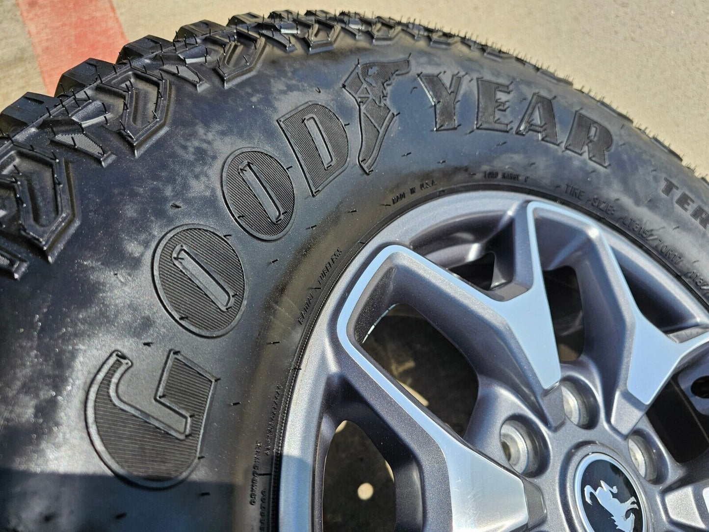 17" Ford Bronco Badlands wheels rims 95229 10387 Ranger 35" tires