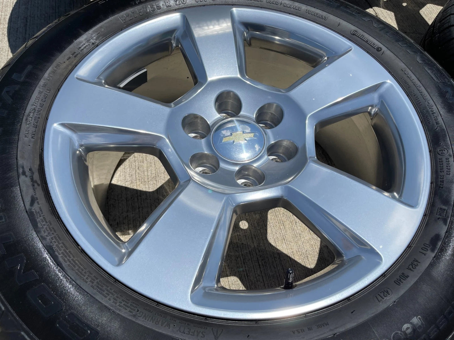 20" Chevy Silverado Tahoe Suburban OEM 5652 wheels rims tires CONTINENTAL