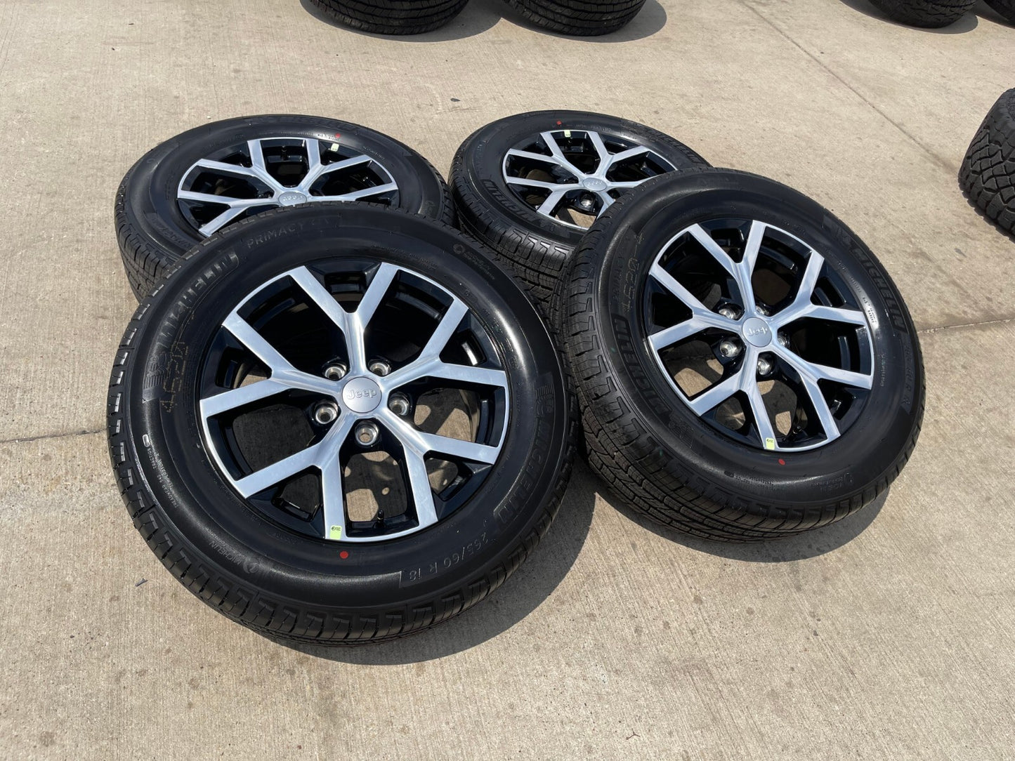 18" Jeep Grand Cherokee L OEM wheels rims 9285 Durango tires 2025 MICHELIN NEW