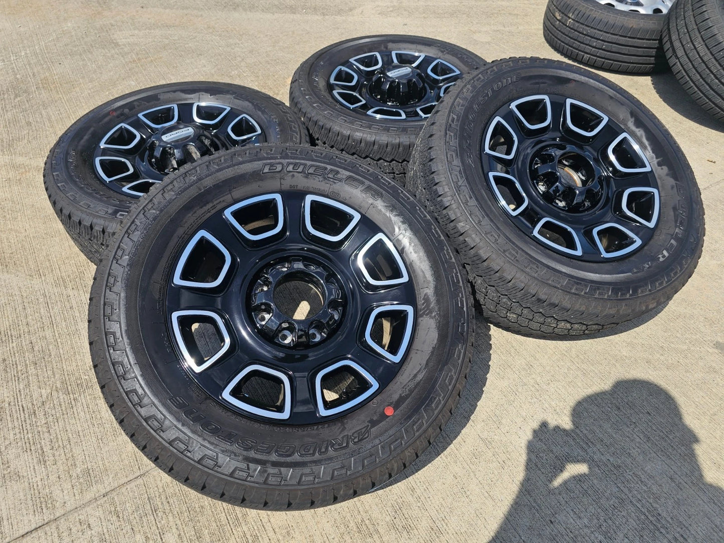 20" Ford F-250 F-350 OEM Lariat Platinum wheels rims 10486 tires 2024 2025