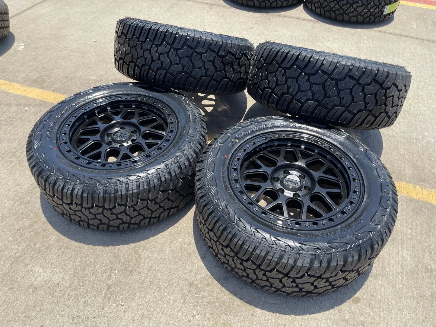 20x9 20" KMC KM549 Ford Expedition F-150 6x135 wheels rims tires 33" NEW