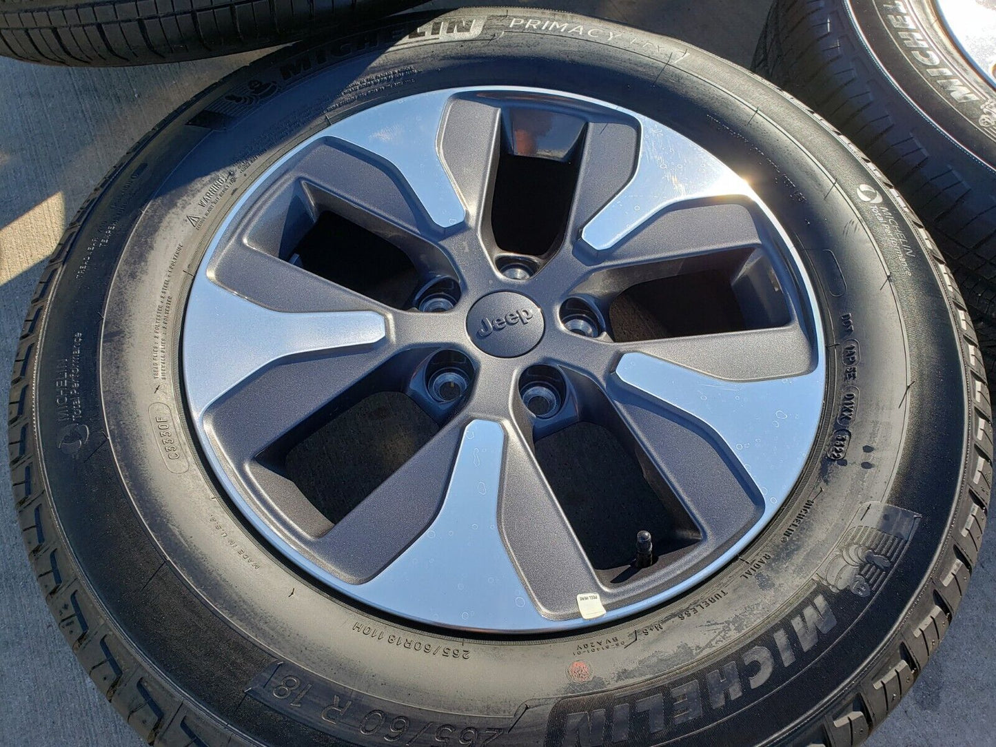 18" Jeep Grand Cherokee L OEM wheels rims 9308 Durango tires MICHELIN