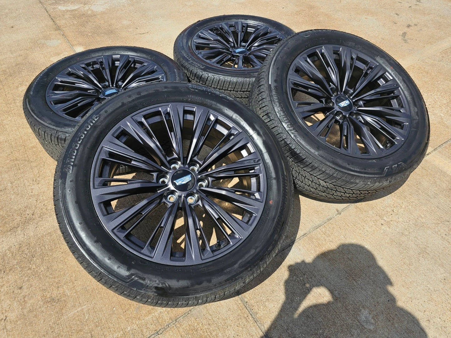 22" Cadillac Escalade V V600 Platinum OEM ORIGINAL wheels rims 2025 2026 NEW