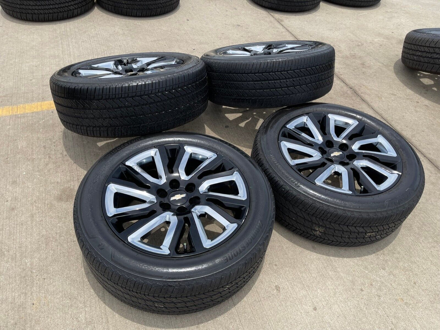 22" Chevy Tahoe Suburban OEM 5907 5901 wheels rims Silverado tires