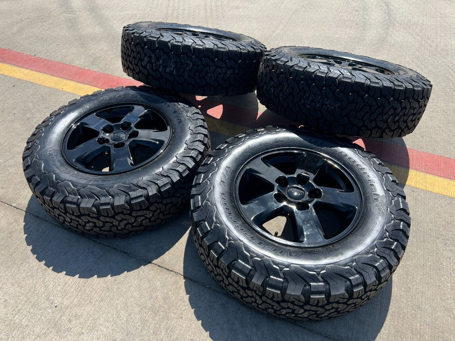 17" Jeep Grand Cherokee OEM wheels rims 9104 black NEW