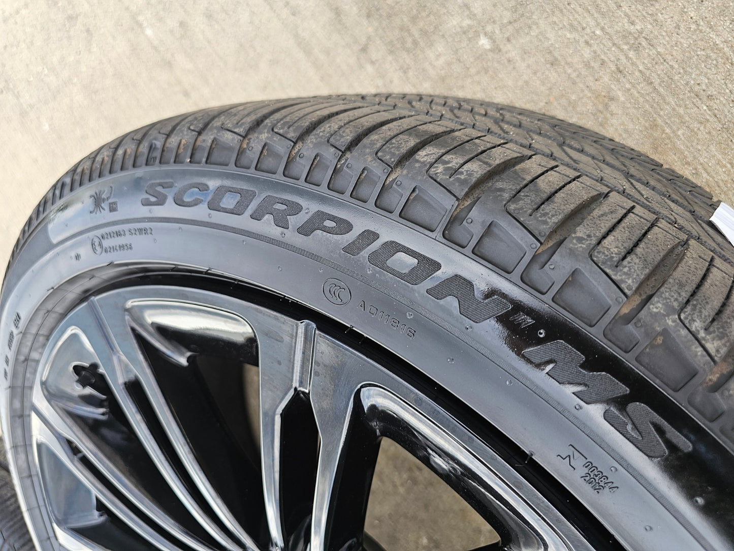 23" Land Rover Range AUTOBIOGRAPHY OEM wheels rims 2023 2024 2025 2026 PIRELLI