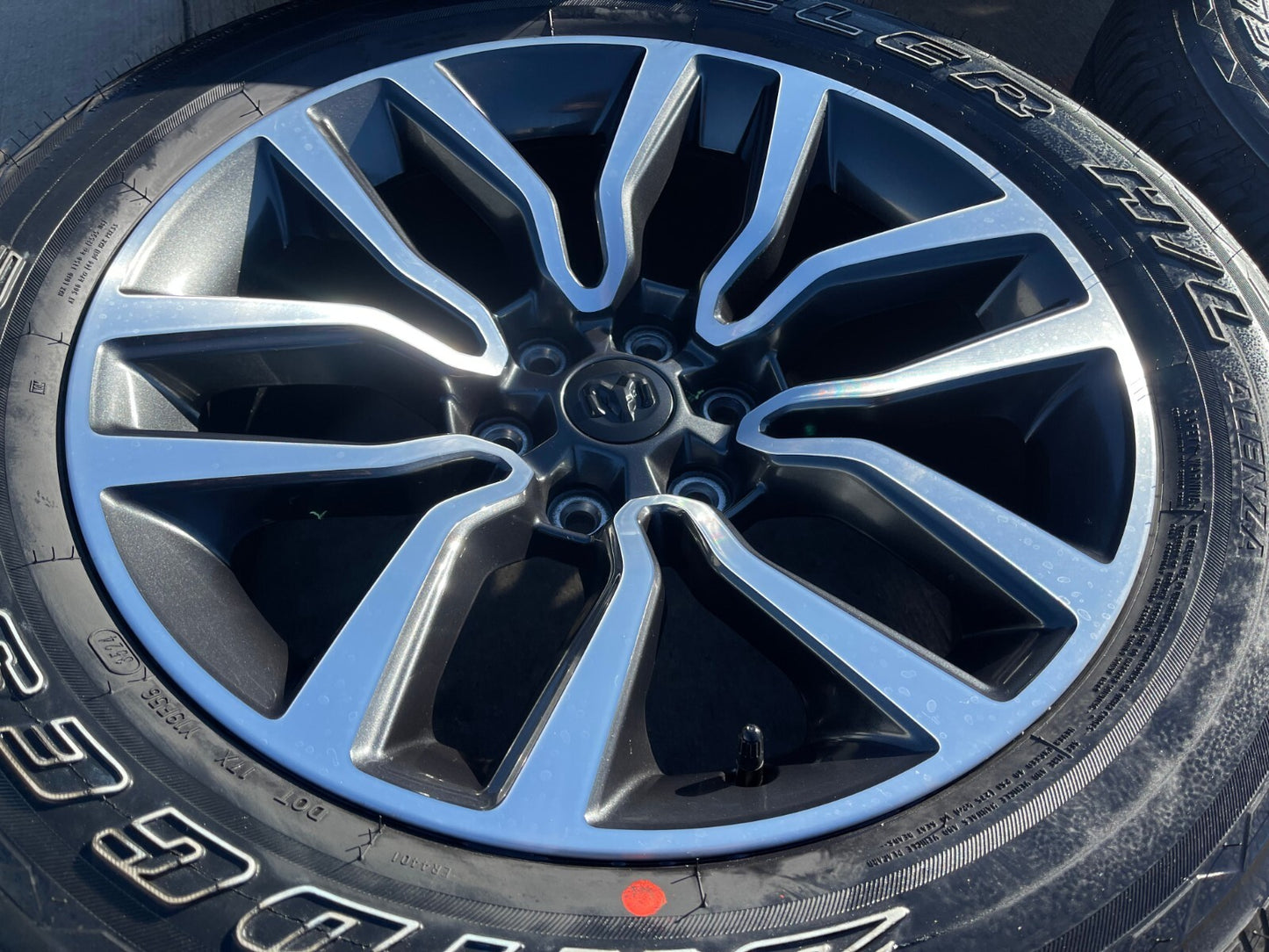 20" Dodge Ram 1500 OEM Laramie Long Horn wheels rims tires 2024 2025 NEW