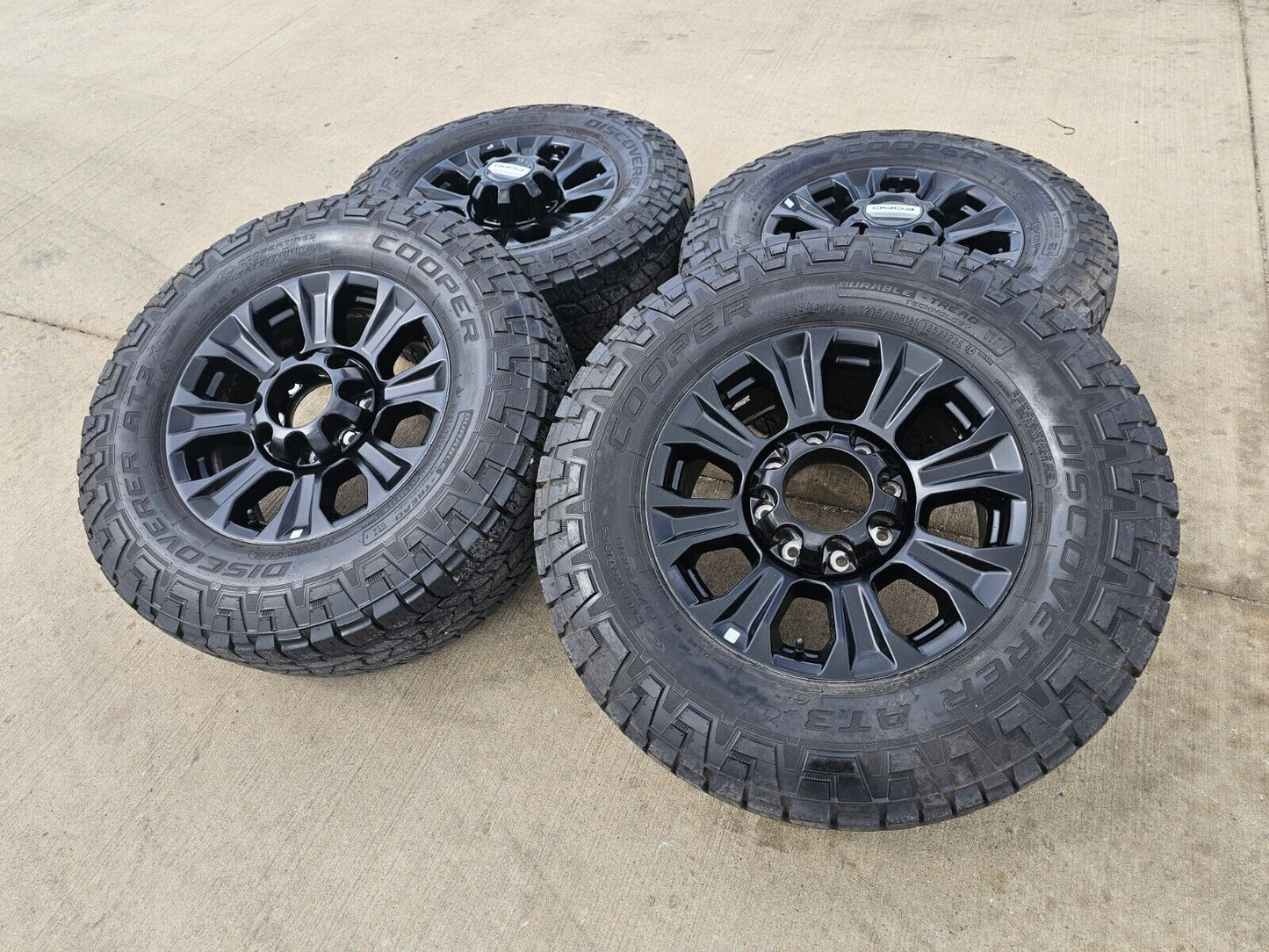18" Ford F-250 F-350 OEM TREMOR black rims wheels 10097 tires COOPER 33"