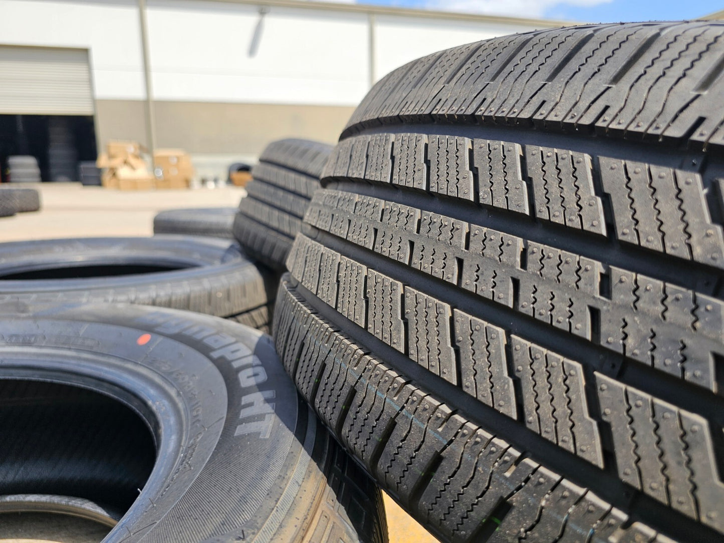 (4) 265/60/18 Hankook Dynapro H/T tires NEW TAKE OFFS!