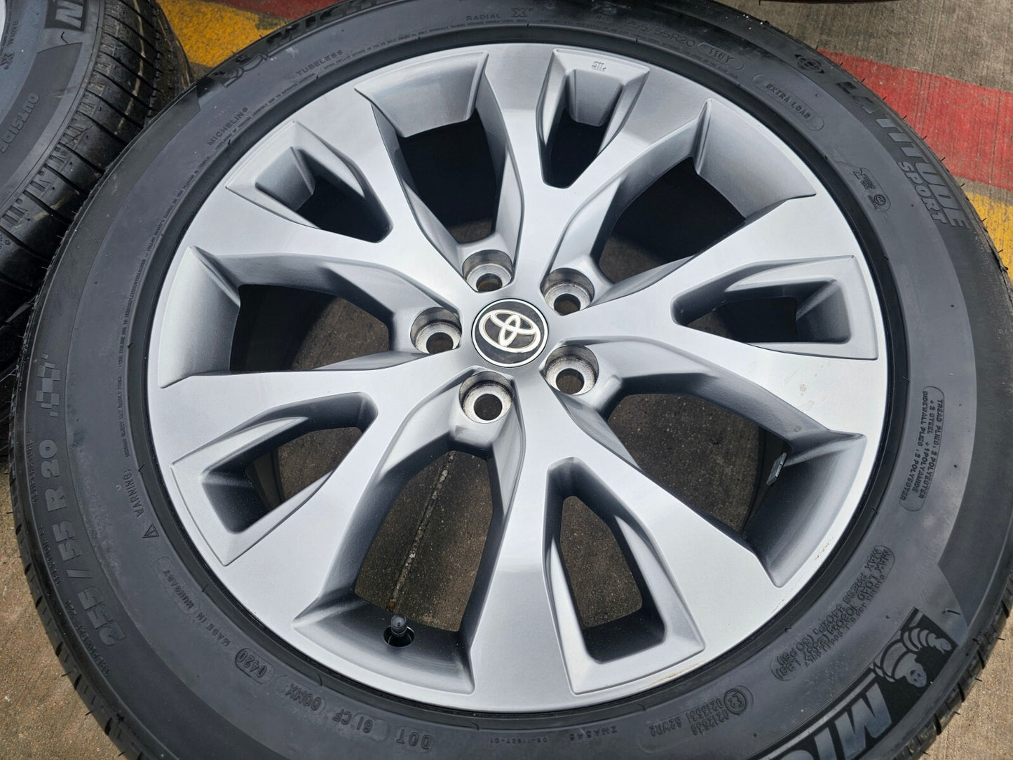 20" Toyota Grand Highlander OEM wheels rims tires Lexus TX350 MICHELIN