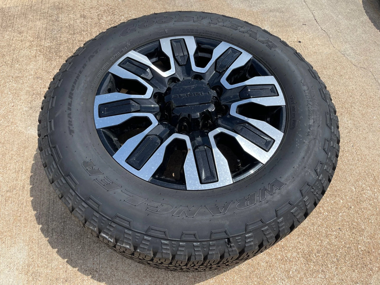 20" GMC Sierra DENALI ULTIMATE 2500 3500 OEM wheel rim 5958 Chevy Spare
