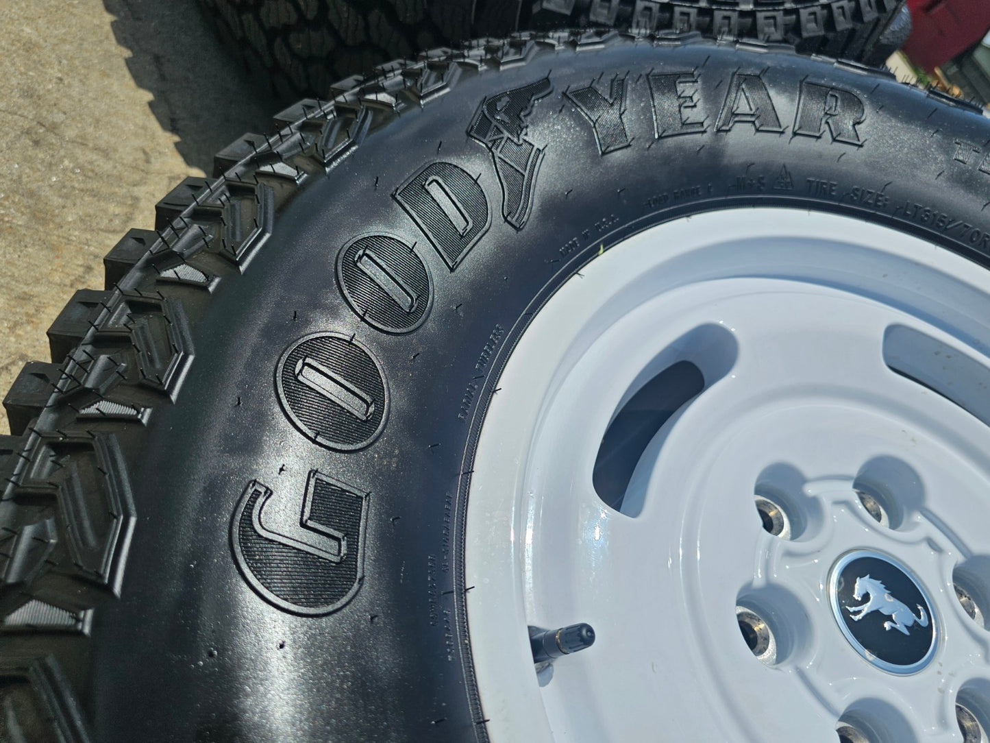 17" Ford Bronco HERITAGE Limited Edition wheels rims white 2025 35" NEW
