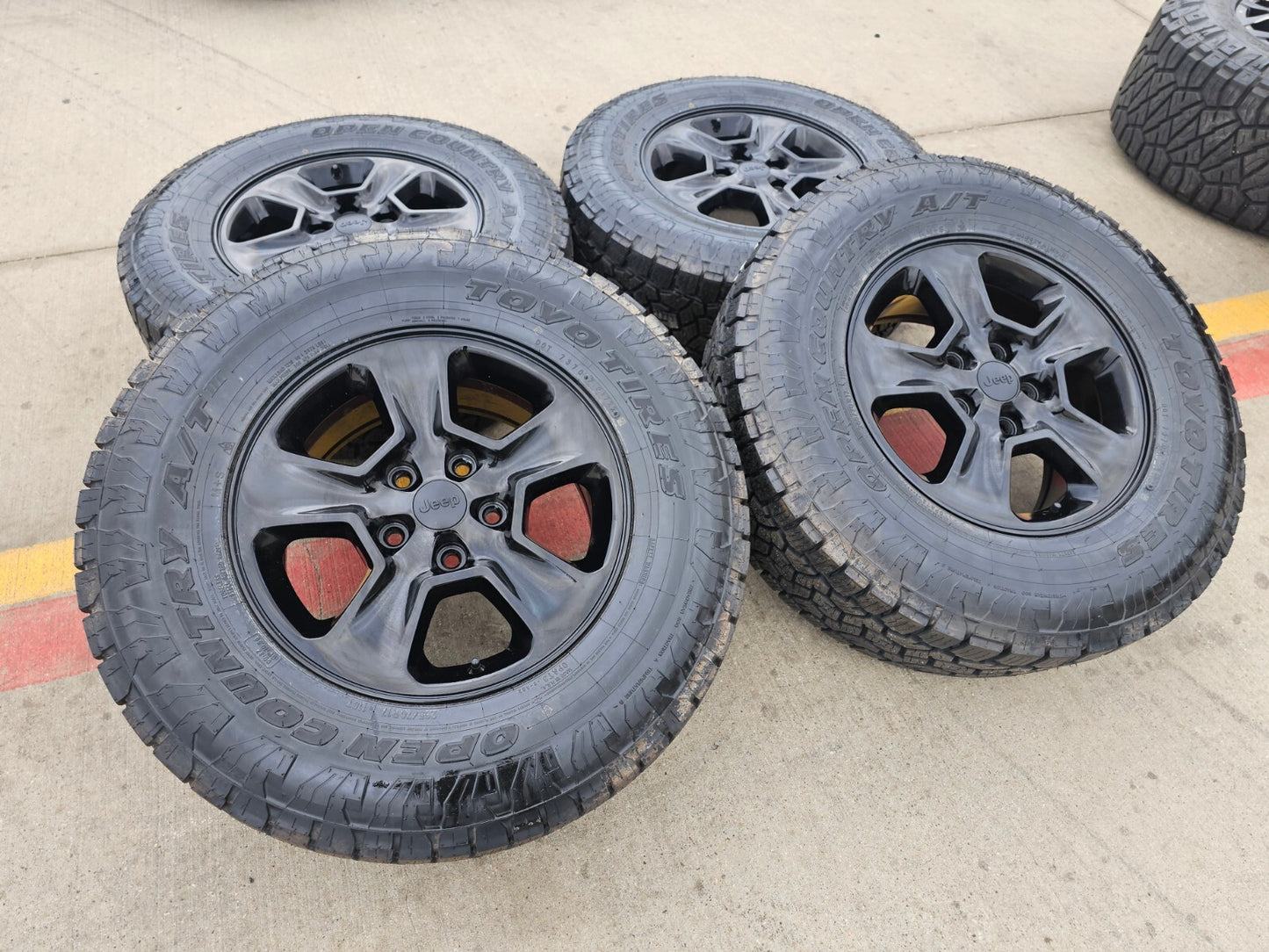 17" Jeep Grand Cherokee OEM wheels rims 9135 black TOYO tires A/T3 NEW