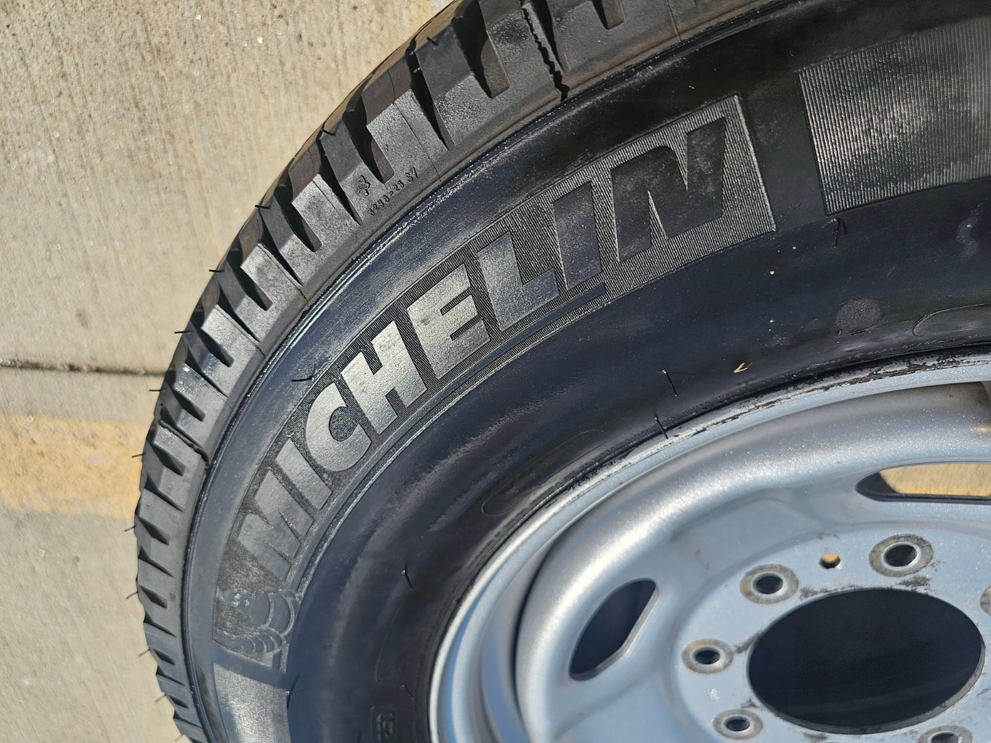 17" Ford F-250 F-350 OEM 3828 wheel rim tire 2021 2022 2023 2024 2025 MICHELIN