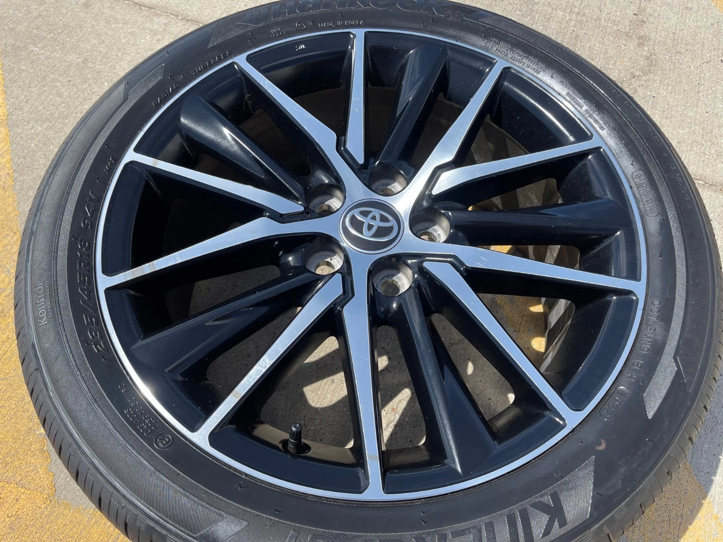 18" Toyota Camry OEM wheel rim 18036 69133 CHR Avalon 2022 2023 2024 2025
