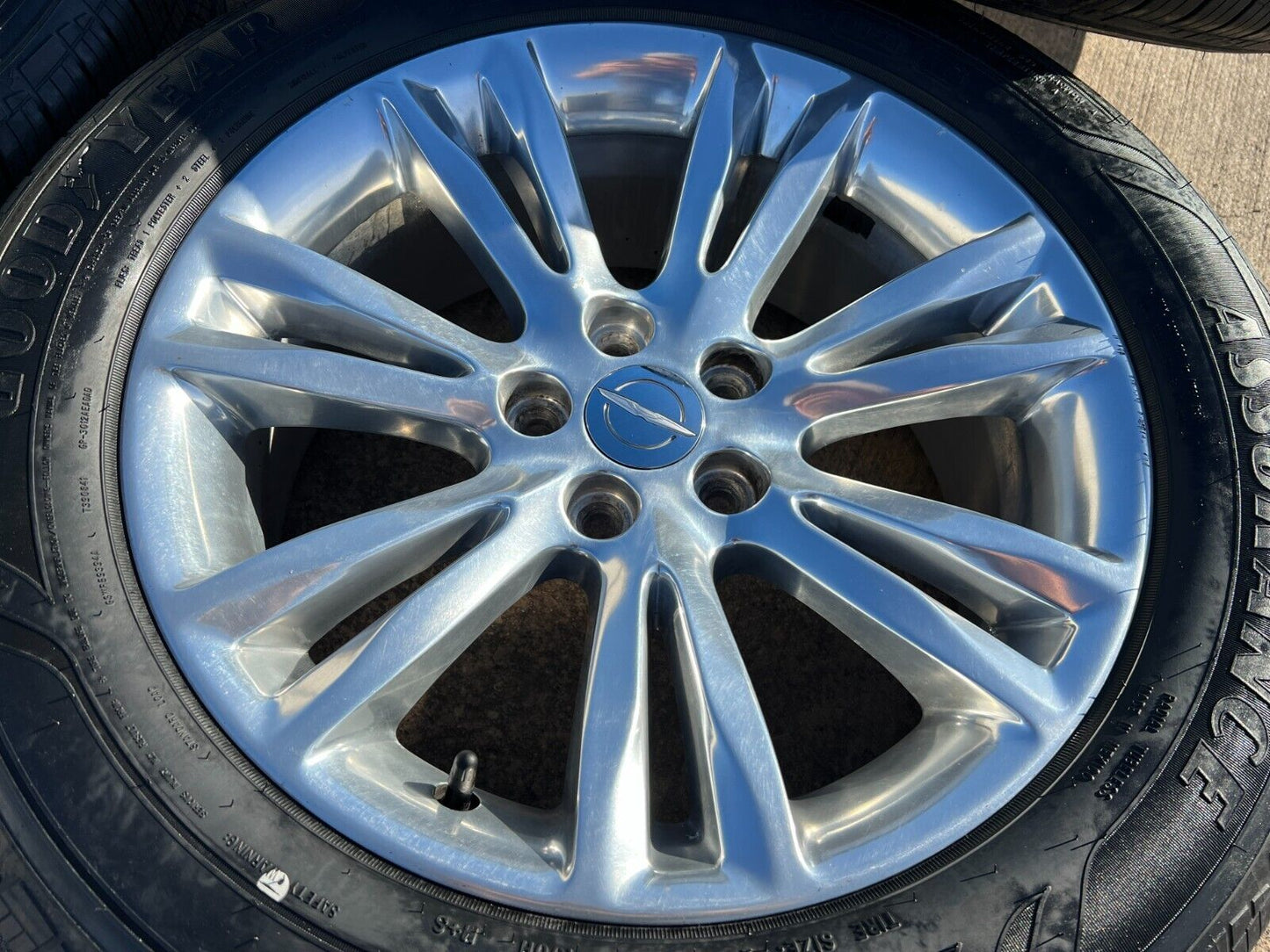 18" Chrysler 300 Dodge Charger Challenger OEM 2536 wheels rims tires NEW