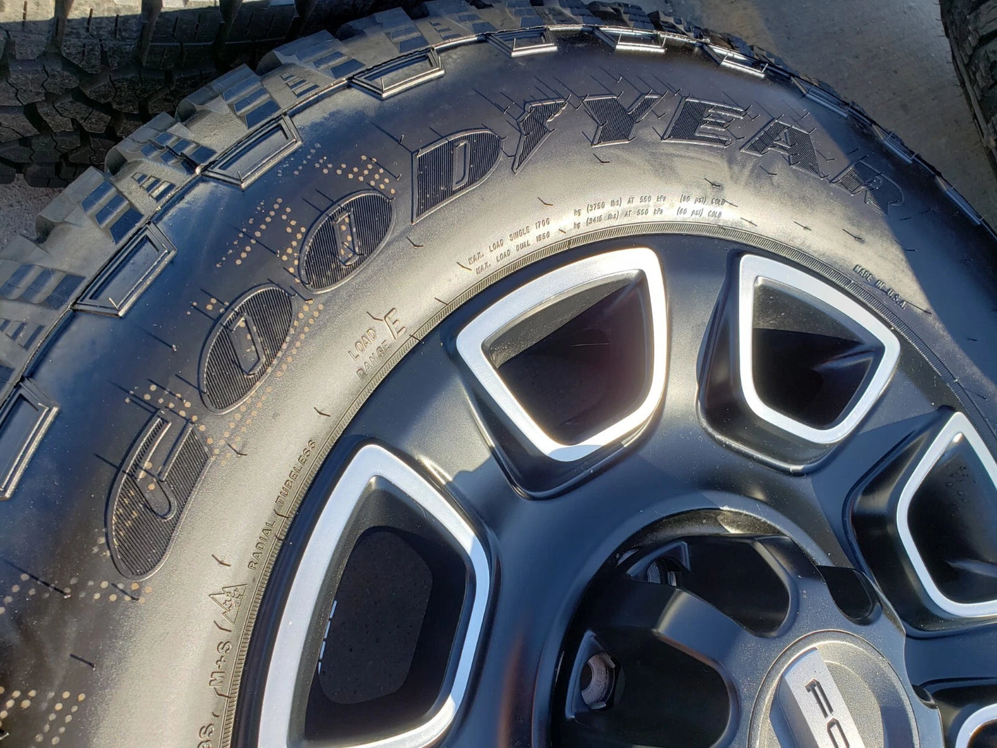 20" Ford F-250 F-350 OEM Lariat Platinum wheels rims 10486 A/T tires NEW