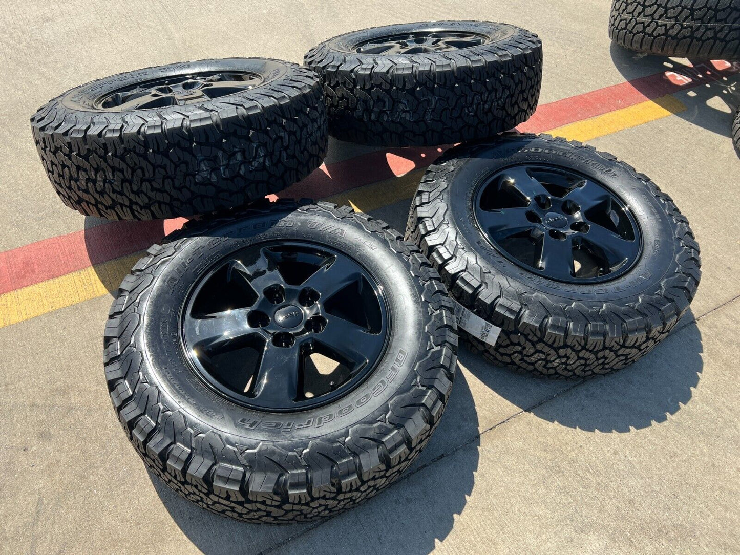 17" Jeep Grand Cherokee OEM wheels rims 9104 black NEW