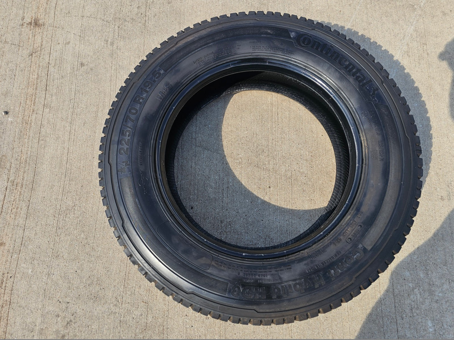 (1) 225/70/19.5 Continental Conti Hybrid HD3 tire 225/70r19.5 LT 14 PLY