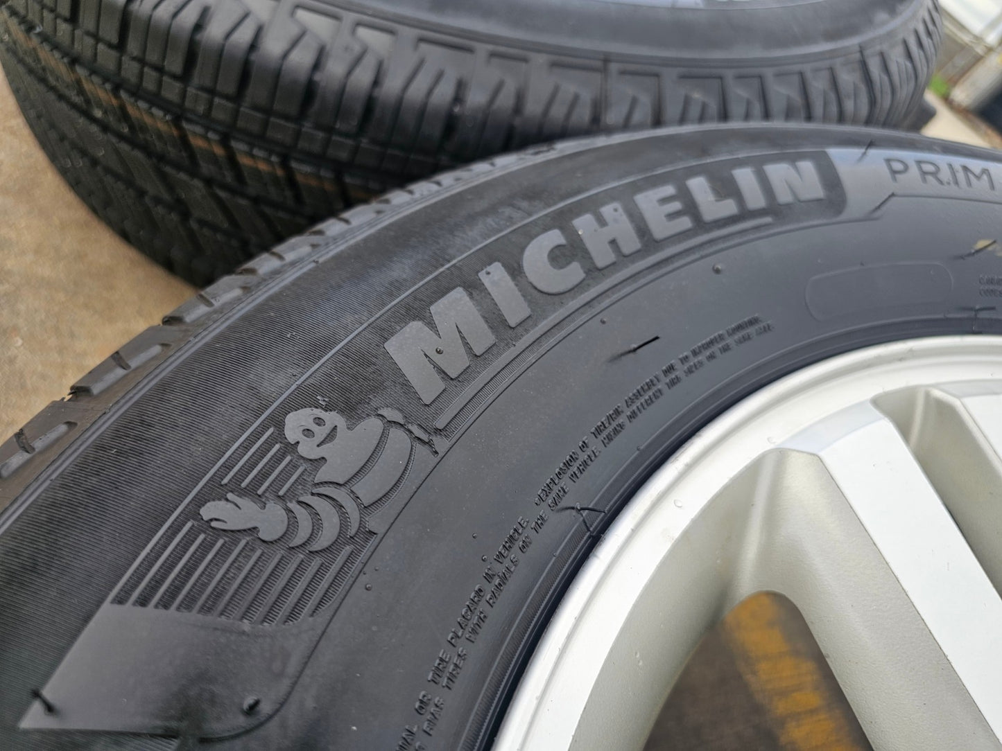 18" Ford F-150 Expedition OEM 3559 rims wheels tires NEW MICHELIN