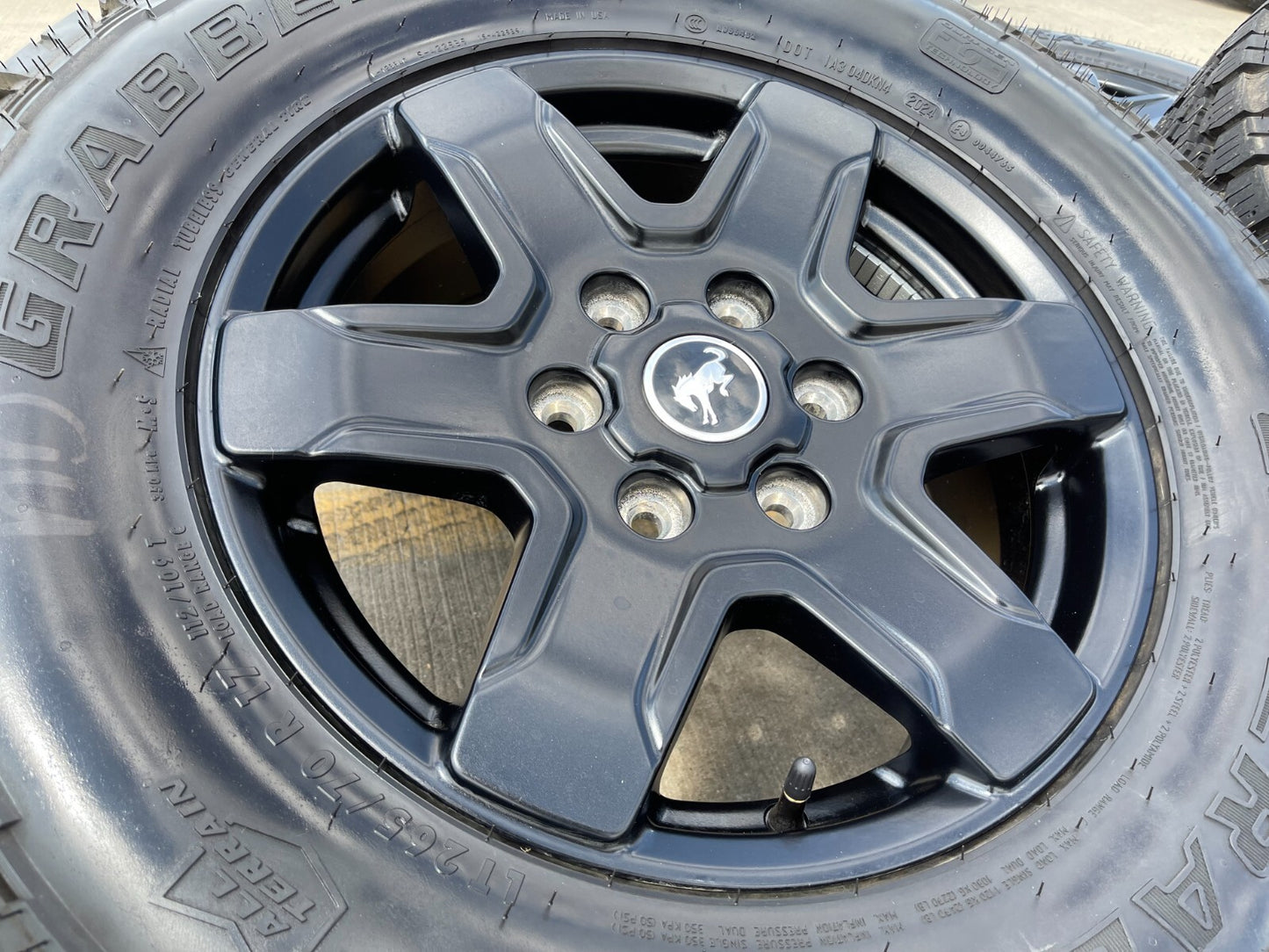 (4) 17" Ford Bronco wheels rims 95292 10383 SASQUATCH Ranger 2023 2024 2025 NEW