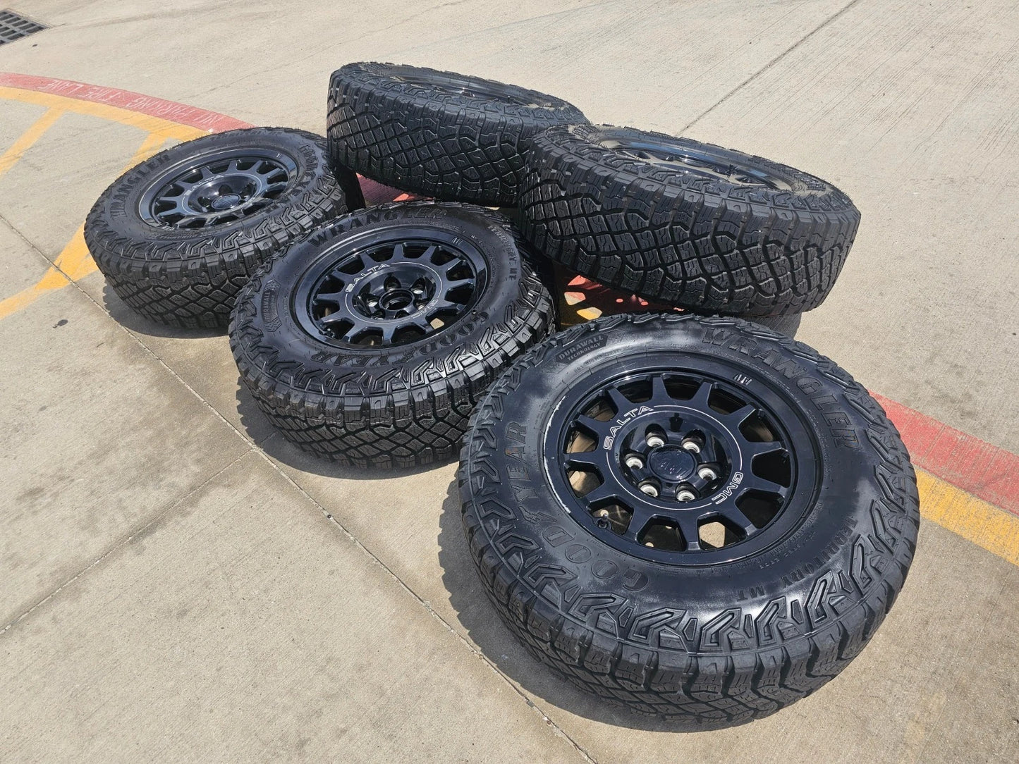 18" AEV SALTA GMC Sierra AT4X Chevy Silverado OEM rims wheels GOODYEAR