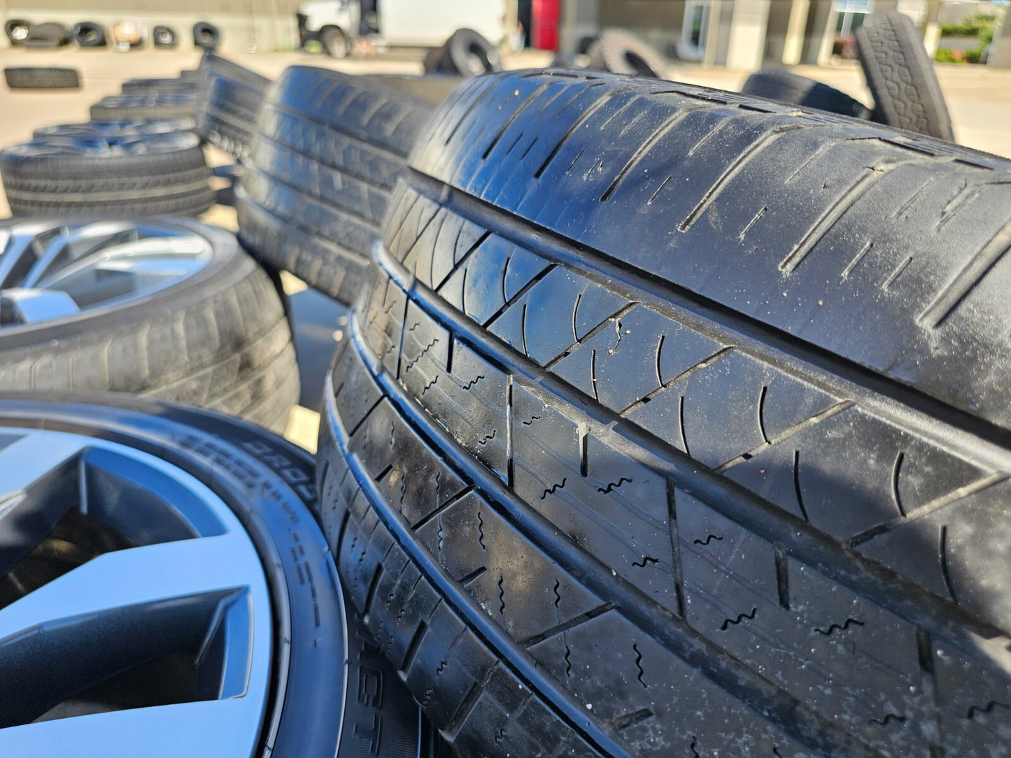 21" VW Atlas SEL R-Line OEM 70077 wheels rims tires