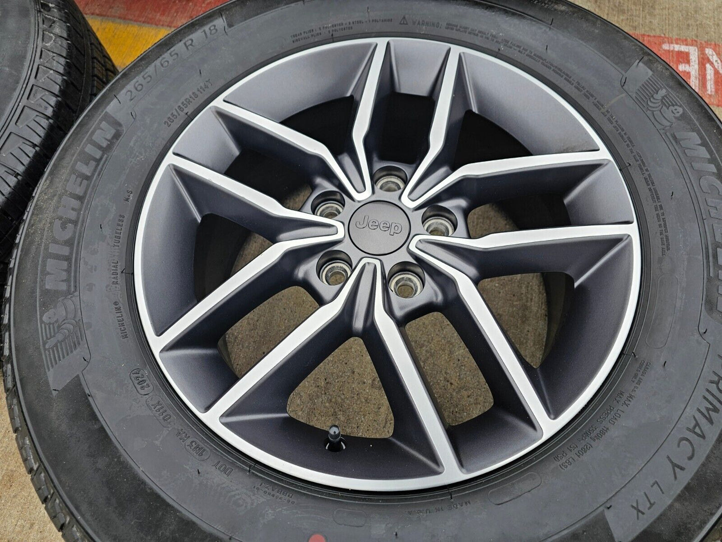 18" Jeep Grand Cherokee Durango OEM 9164 LIMITED wheels rims tires MICHELIN NEW